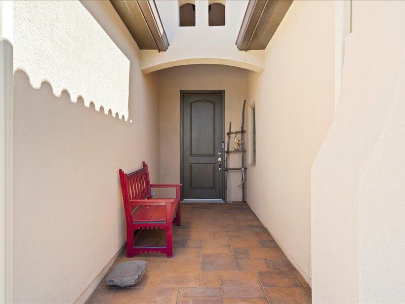 2624 La Luz Circle NE