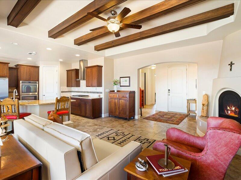 2624 La Luz Circle NE