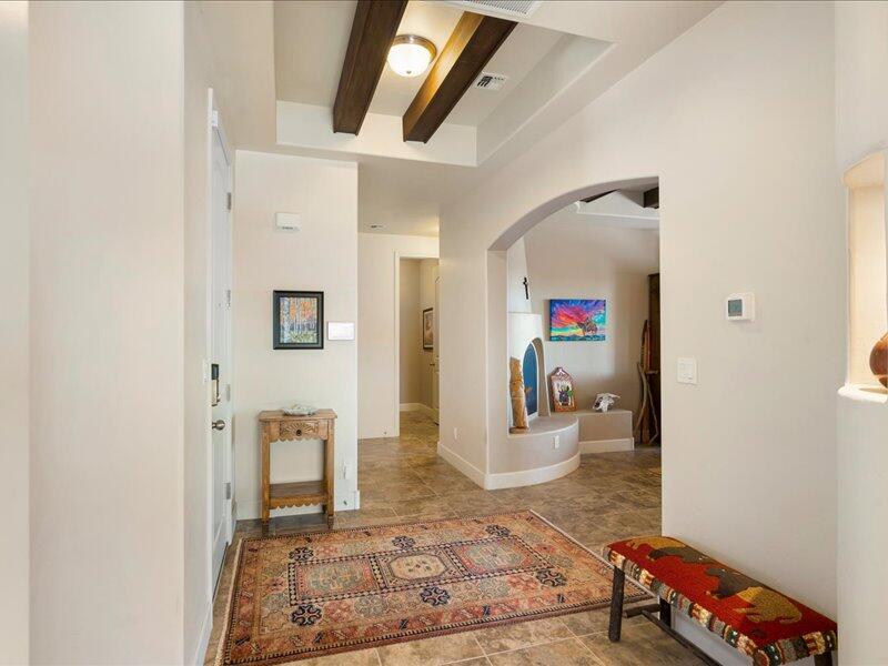 2624 La Luz Circle NE