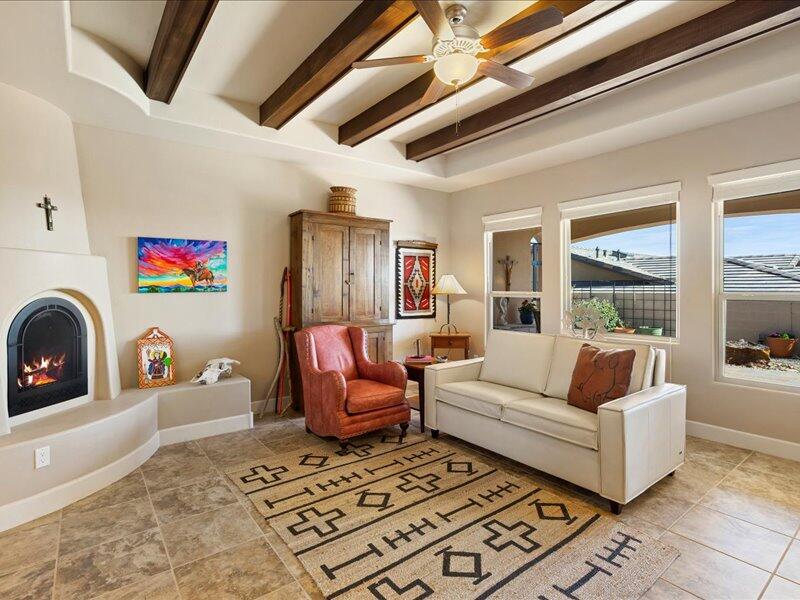 2624 La Luz Circle NE