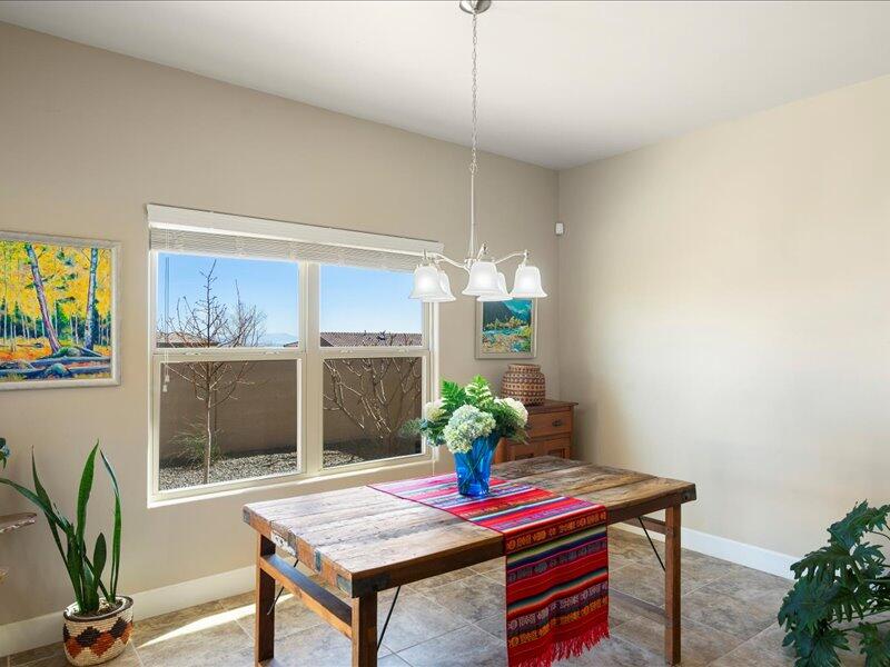 2624 La Luz Circle NE