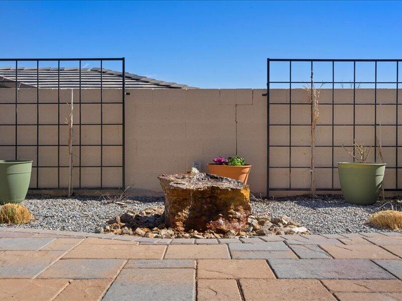 2624 La Luz Circle NE