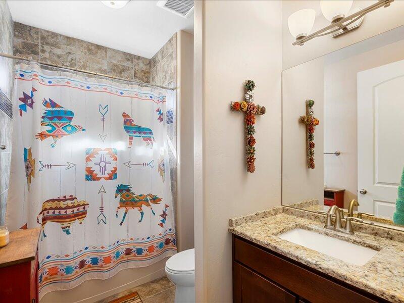 2624 La Luz Circle NE