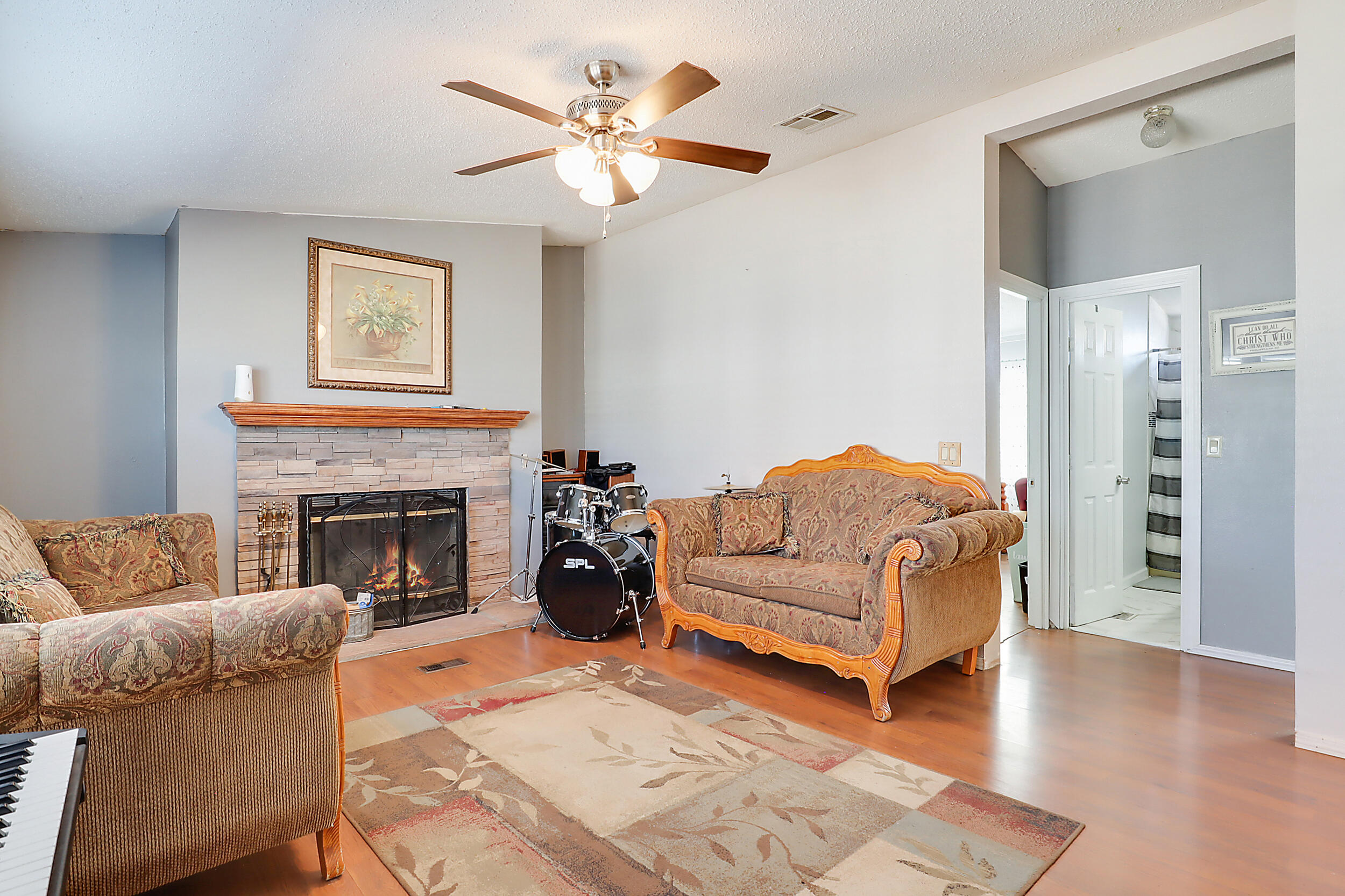 4105 Glenn Drive SE