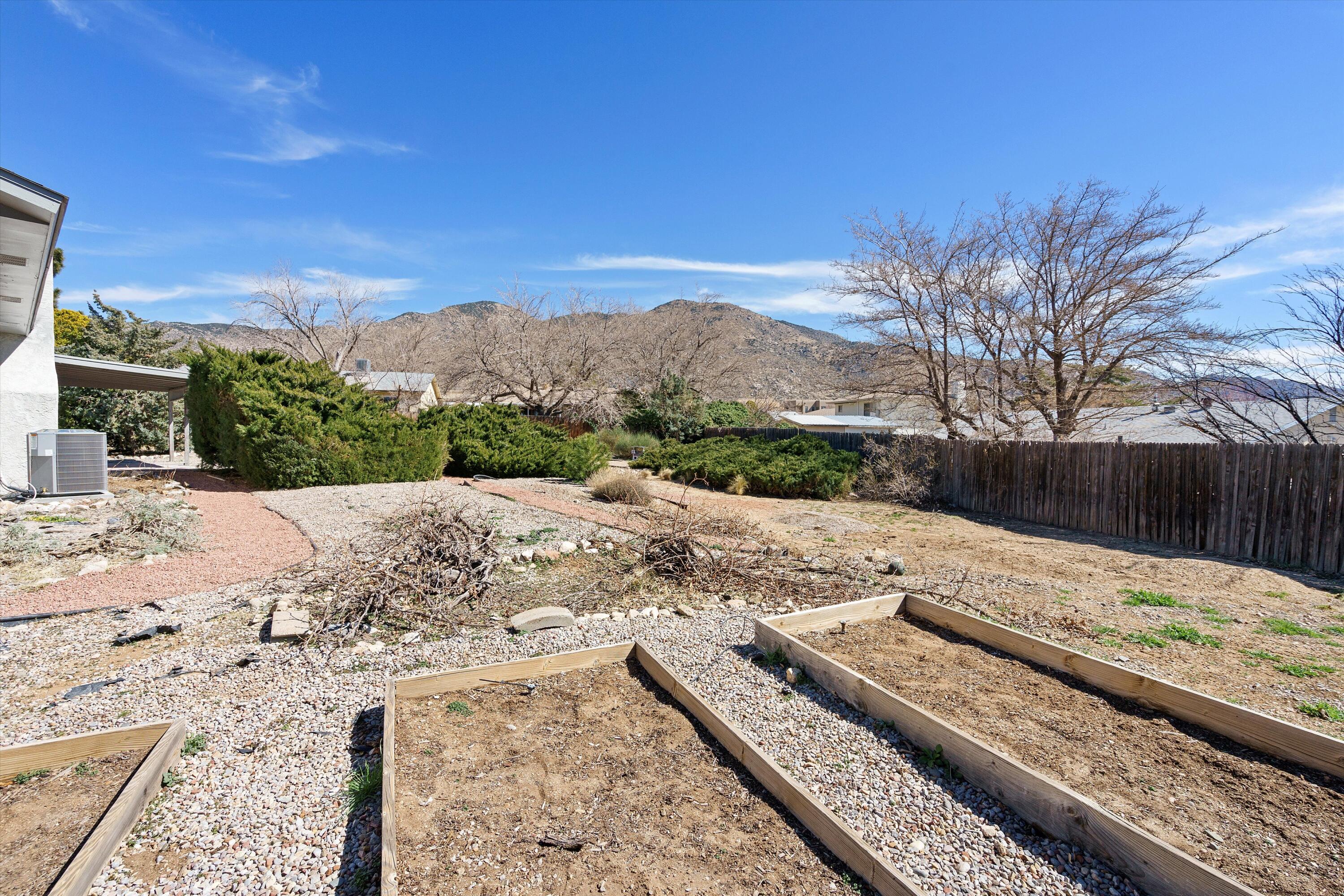 3736 Mount Rainier Drive NE