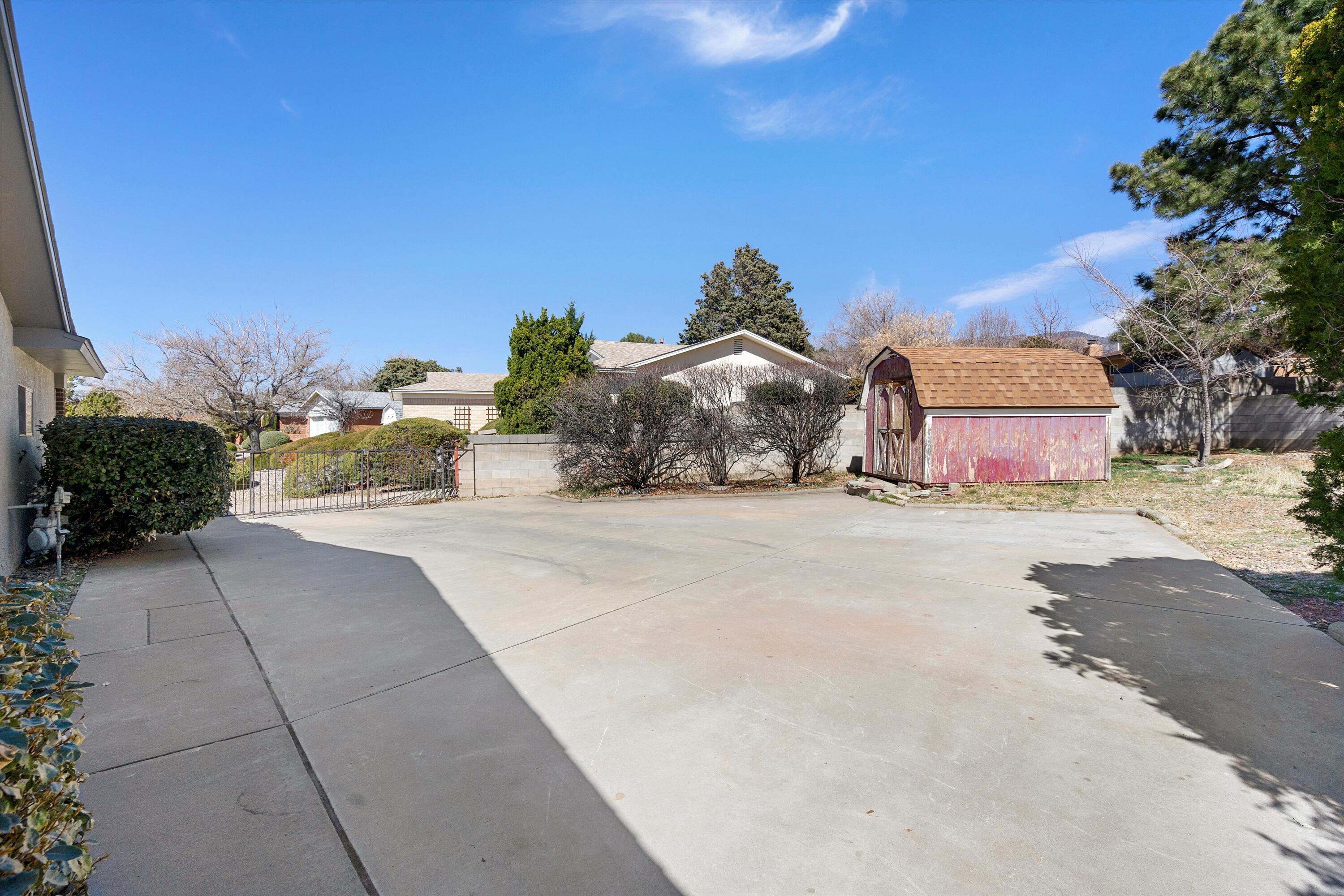 3736 Mount Rainier Drive NE