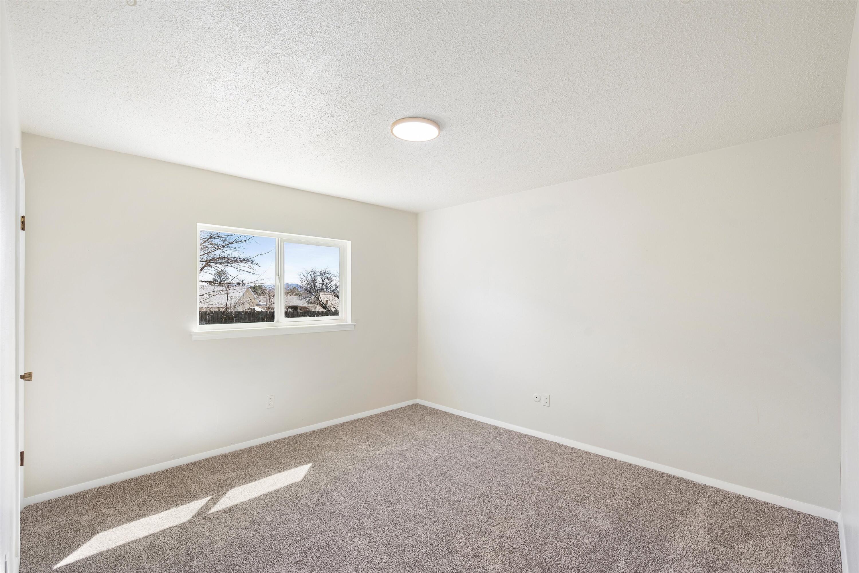 3736 Mount Rainier Drive NE