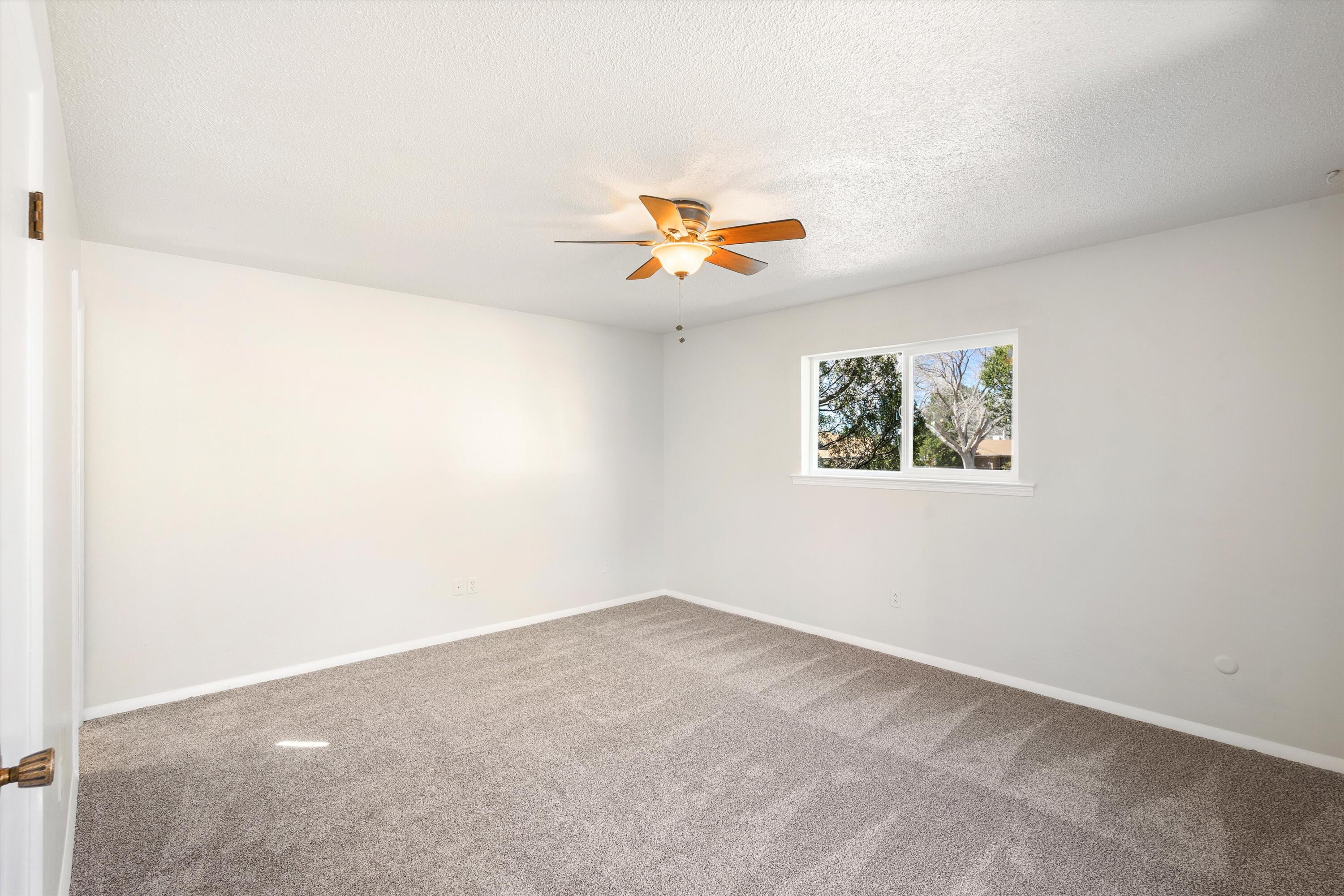 3736 Mount Rainier Drive NE