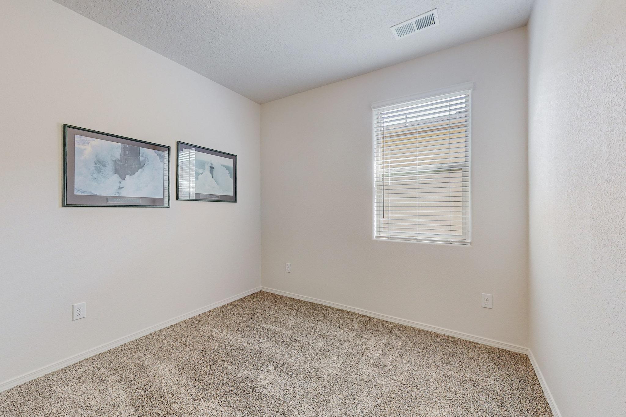 2204 Solara Loop NE