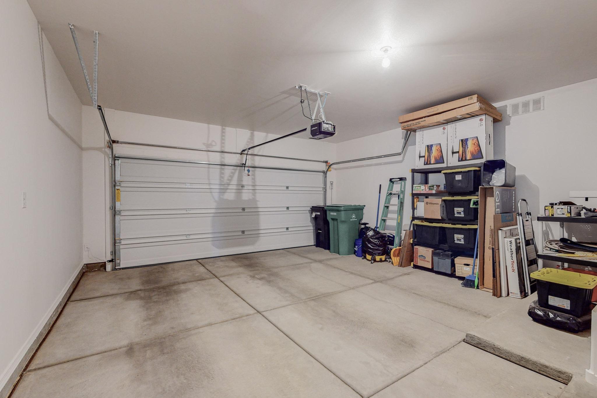 2204 Solara Loop NE