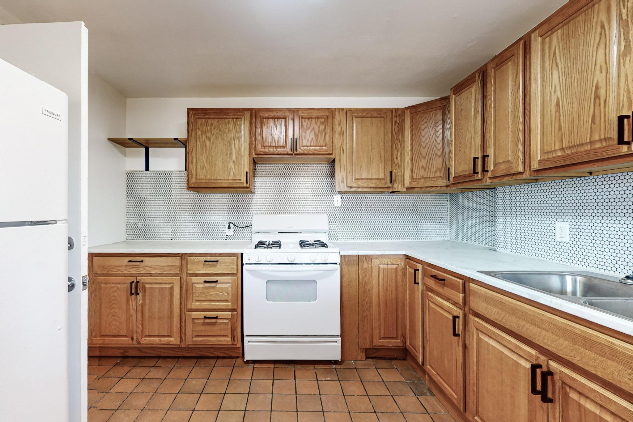 916 Alvarado Drive NE