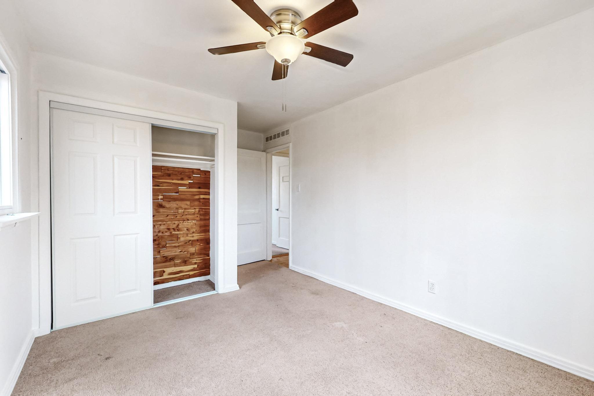 916 Alvarado Drive NE