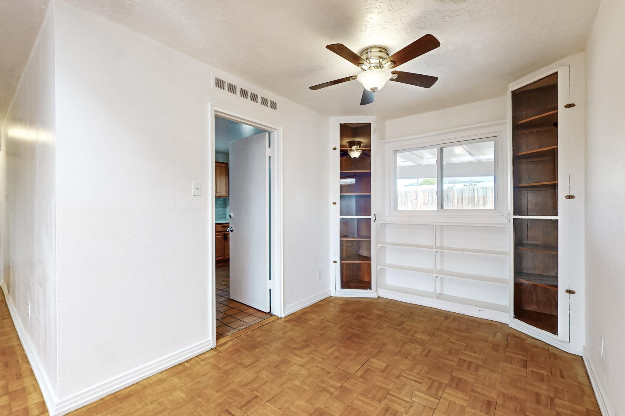 916 Alvarado Drive NE