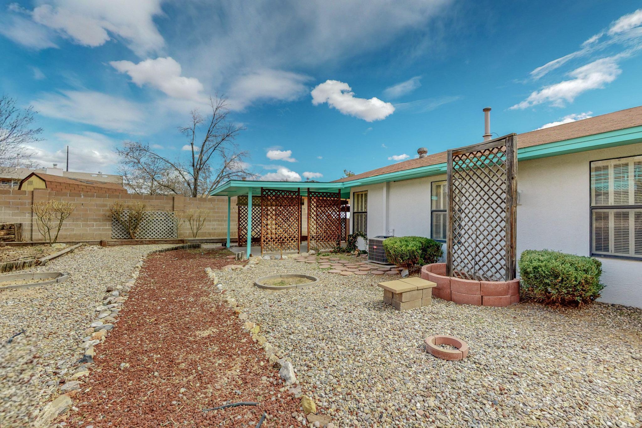 4965 Zirconia Drive NE
