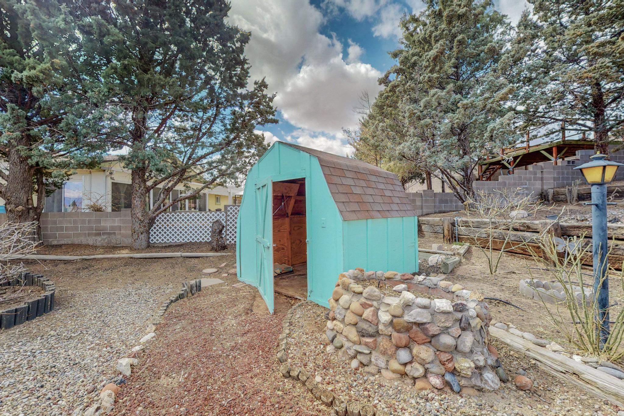 4965 Zirconia Drive NE