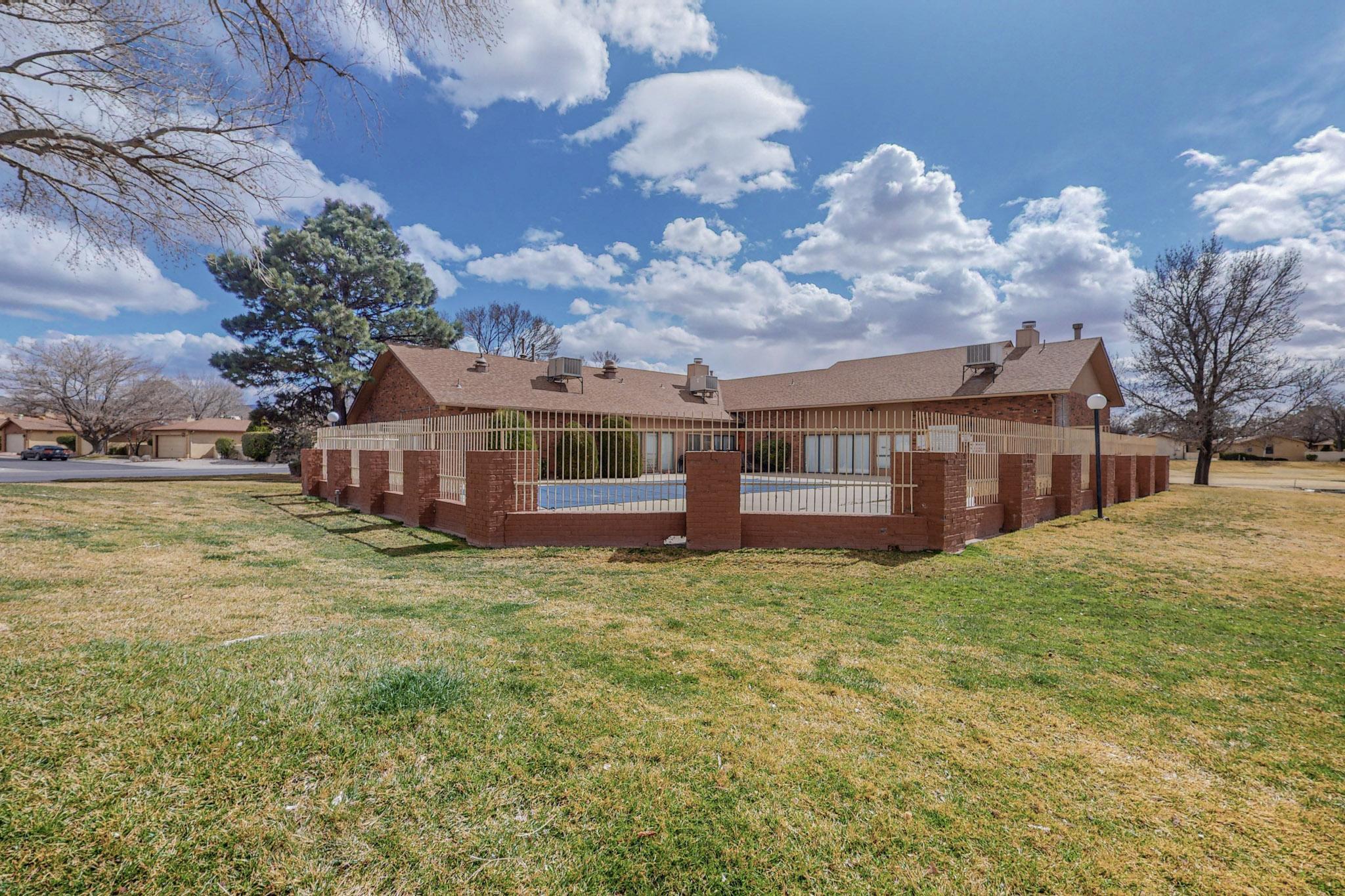 316 Palmer Park Drive NE