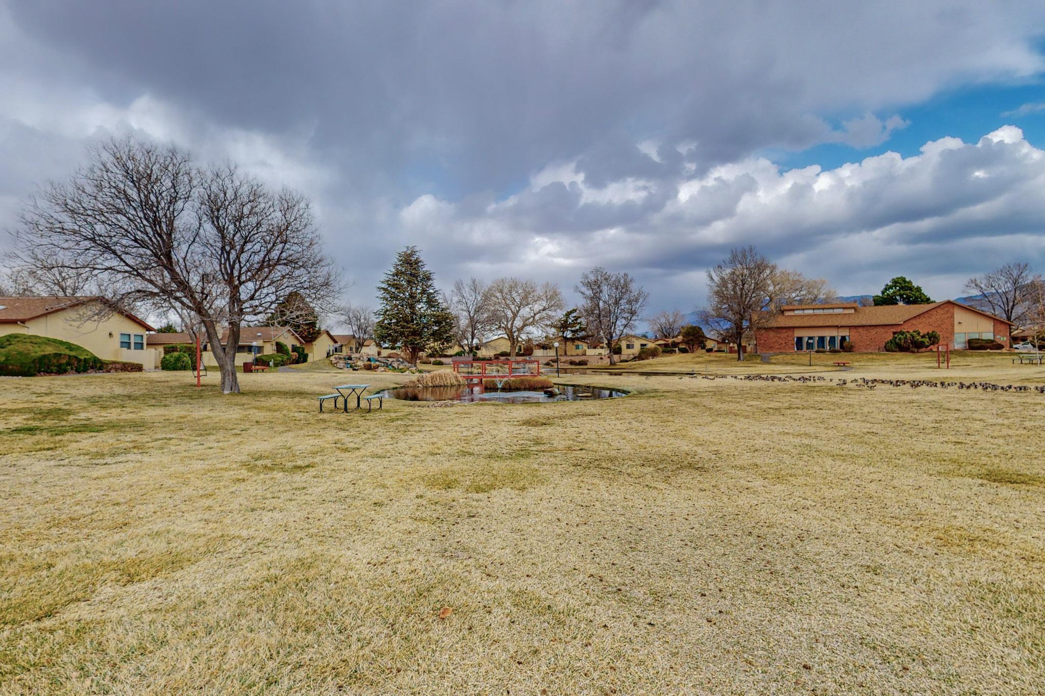 316 Palmer Park Drive NE