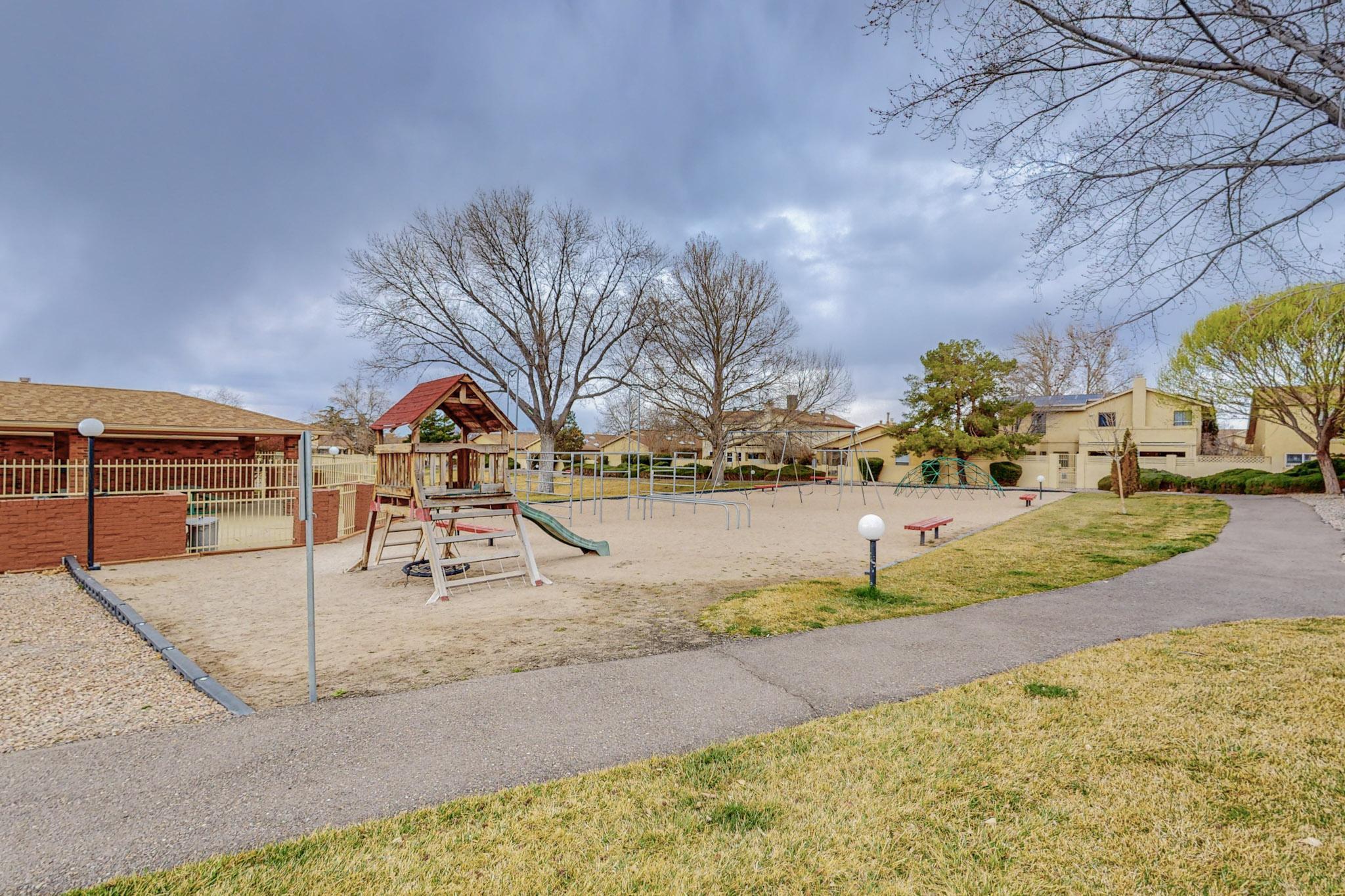 316 Palmer Park Drive NE
