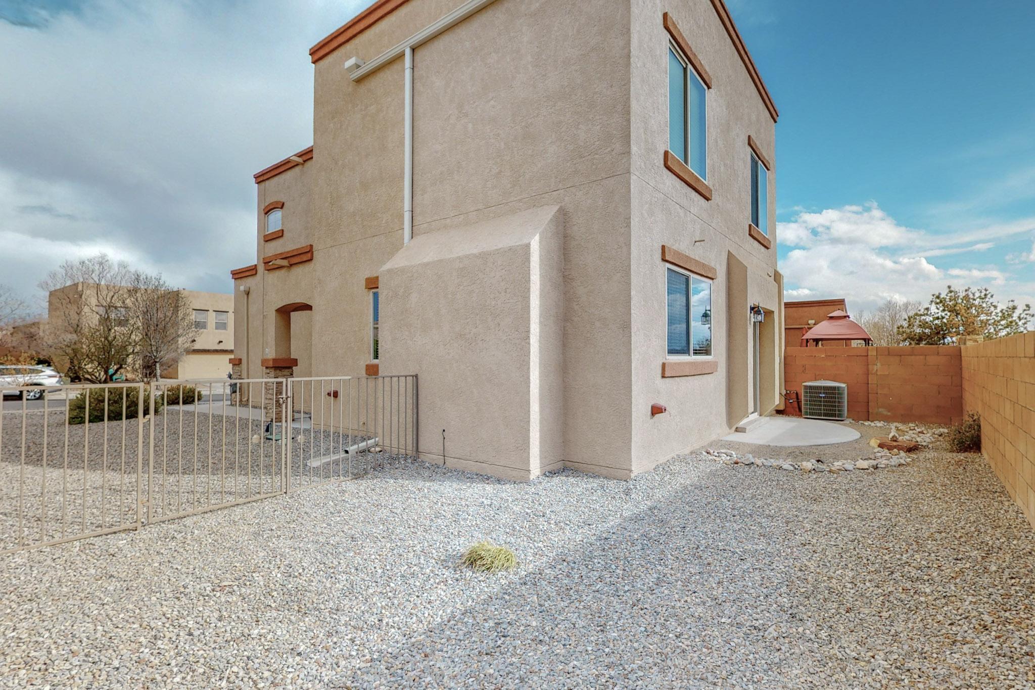 2233 Cortina Loop SE