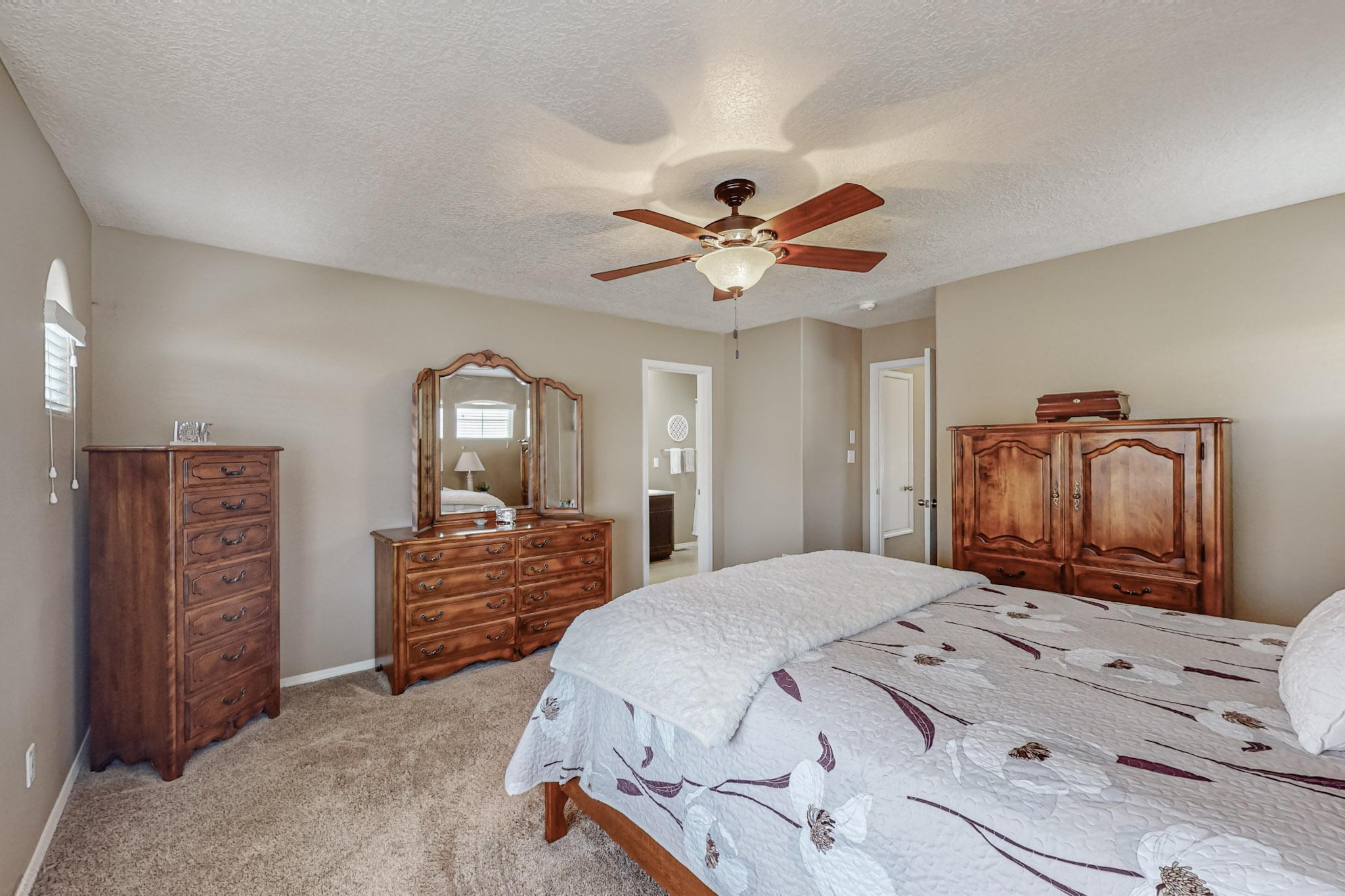 2233 Cortina Loop SE