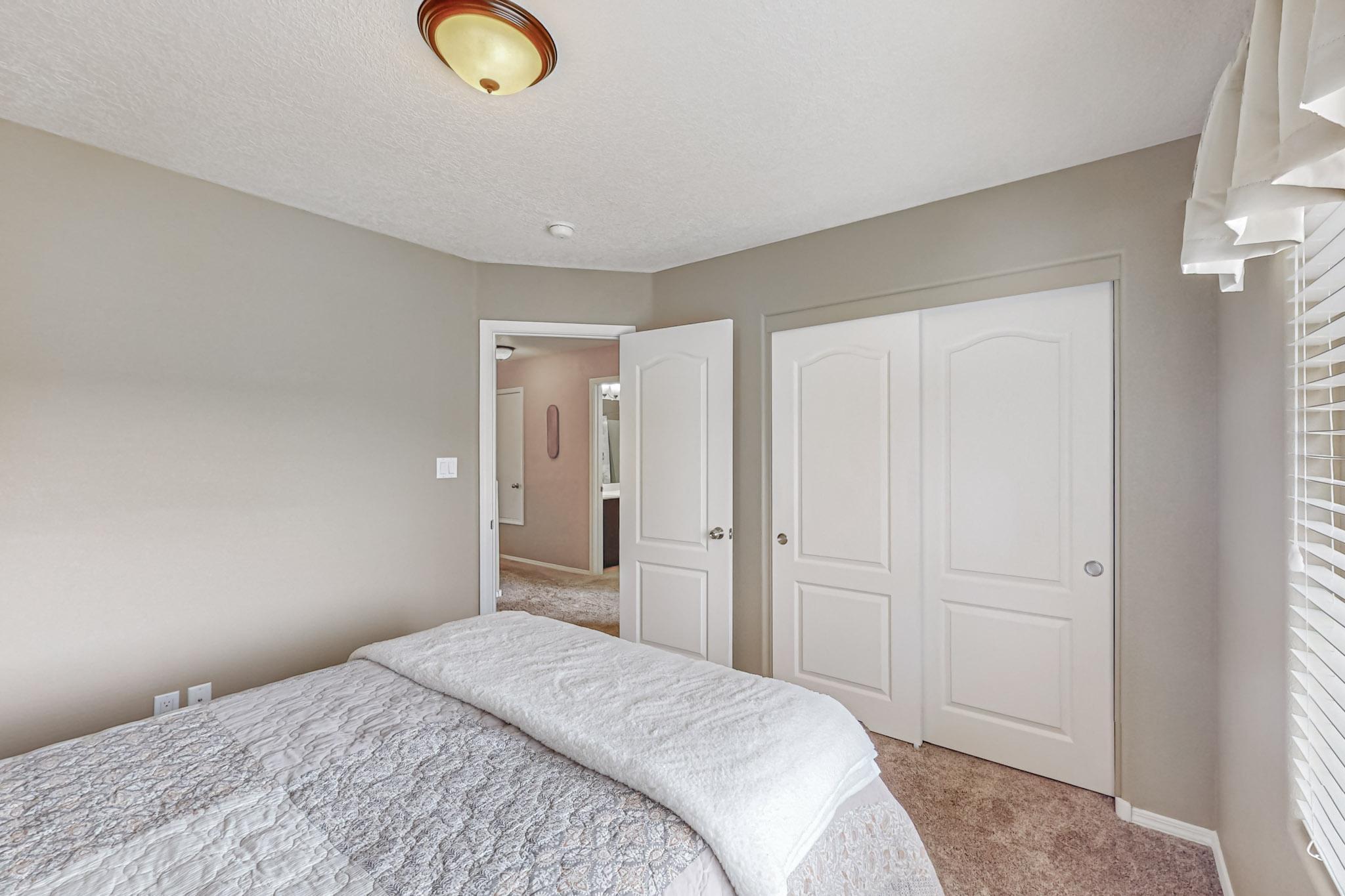 2233 Cortina Loop SE