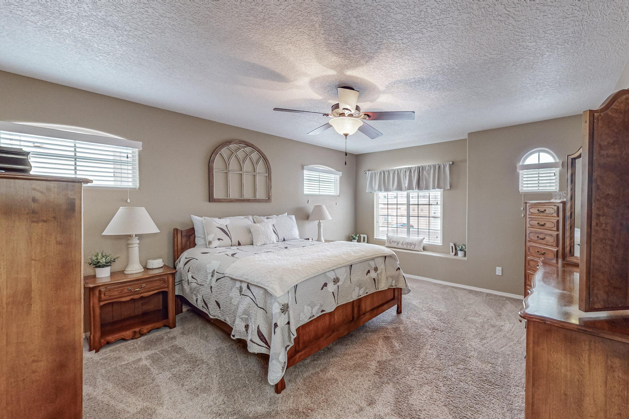 2233 Cortina Loop SE