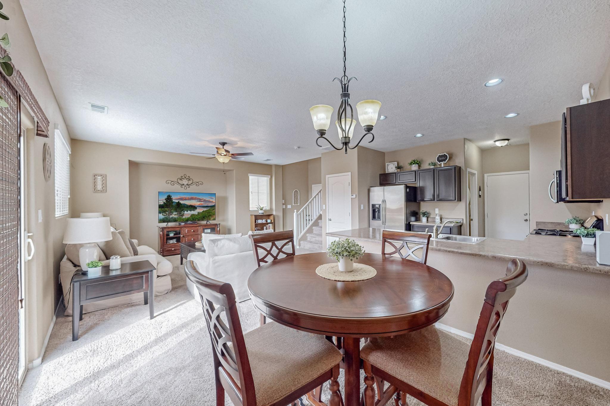2233 Cortina Loop SE