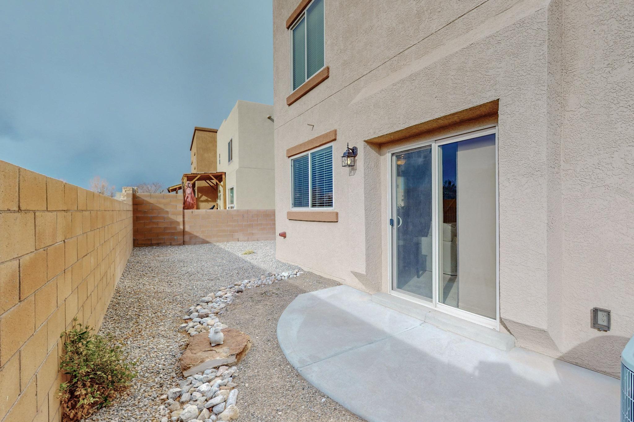 2233 Cortina Loop SE