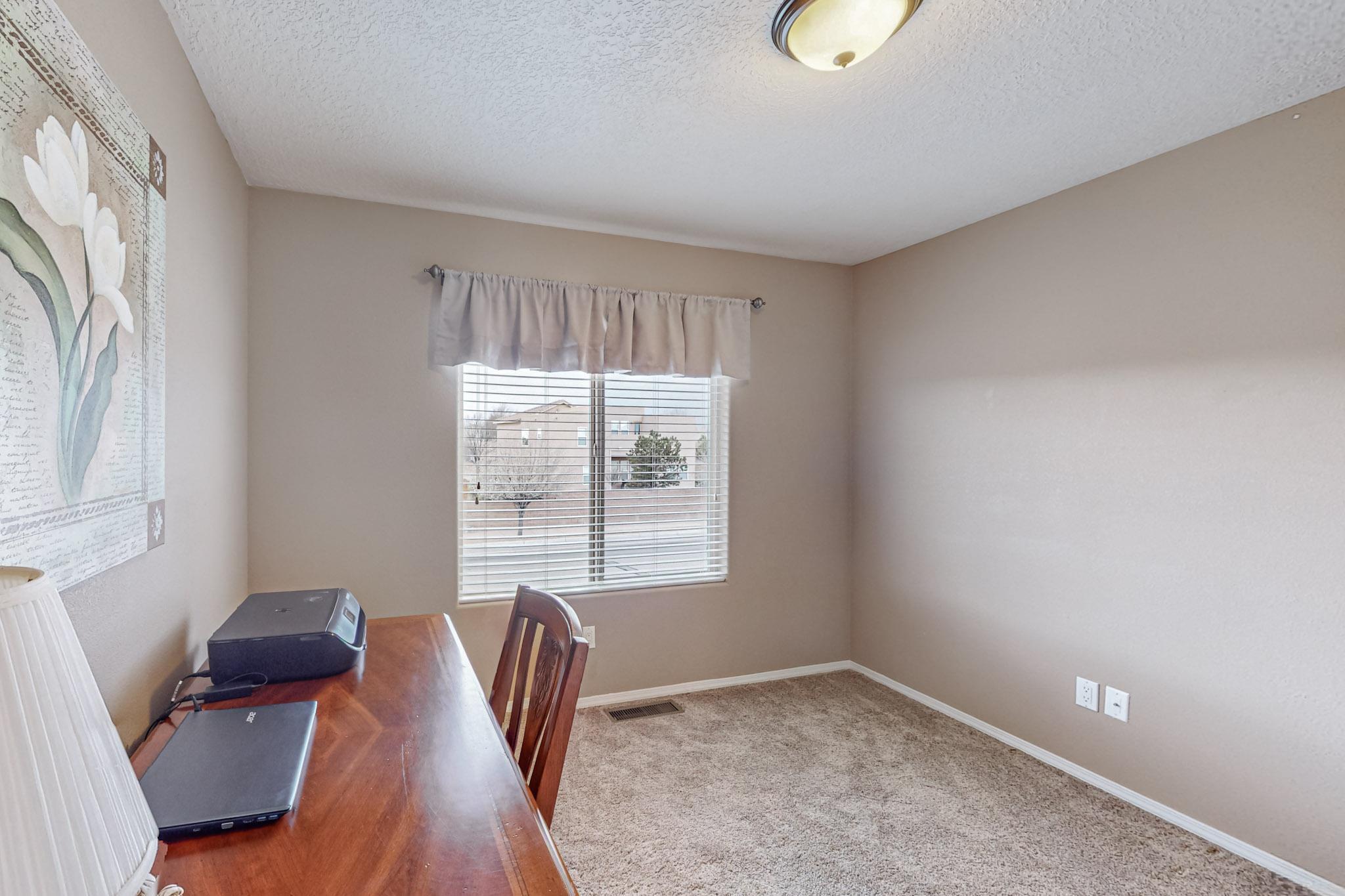 2233 Cortina Loop SE