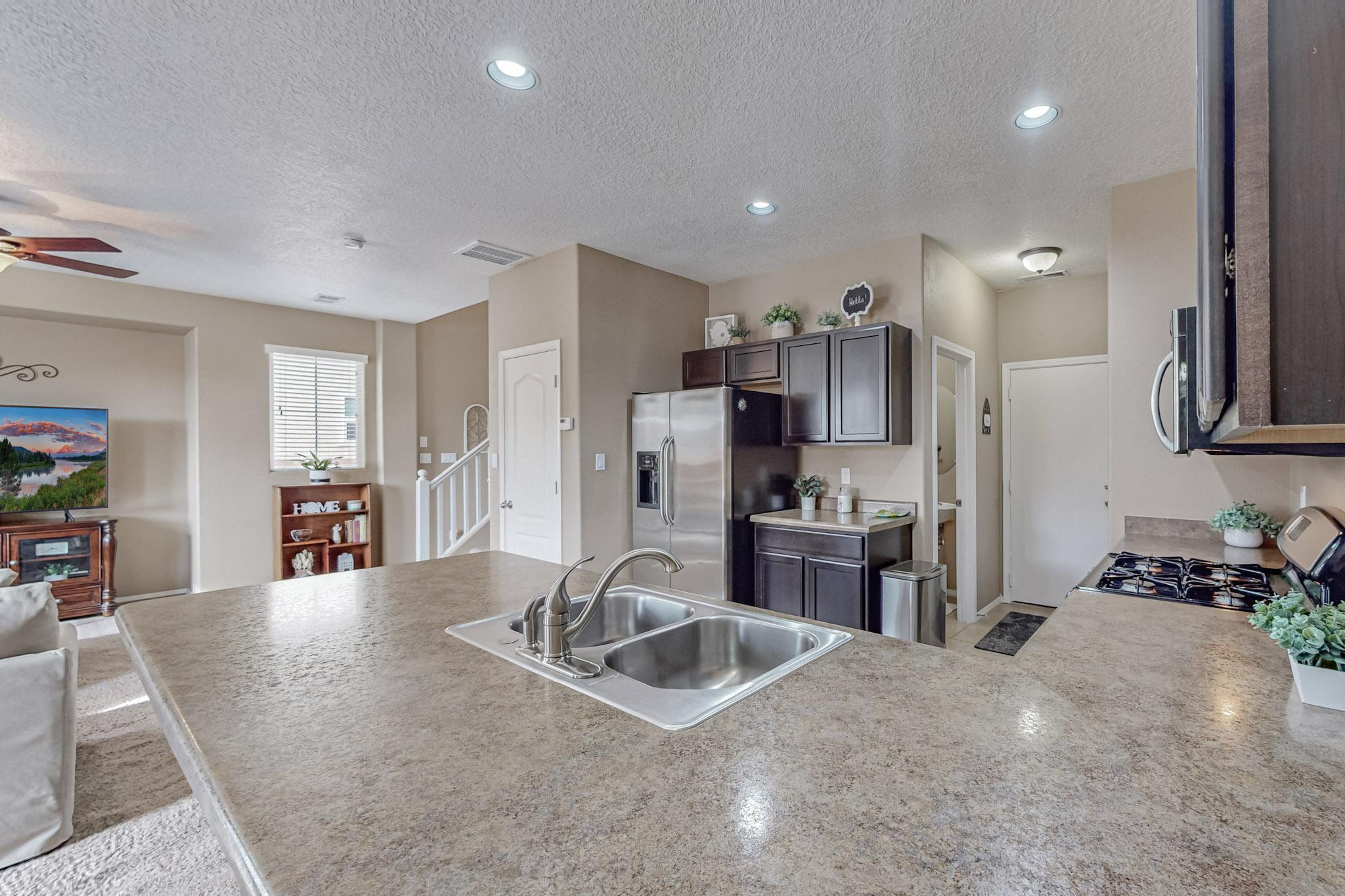 2233 Cortina Loop SE