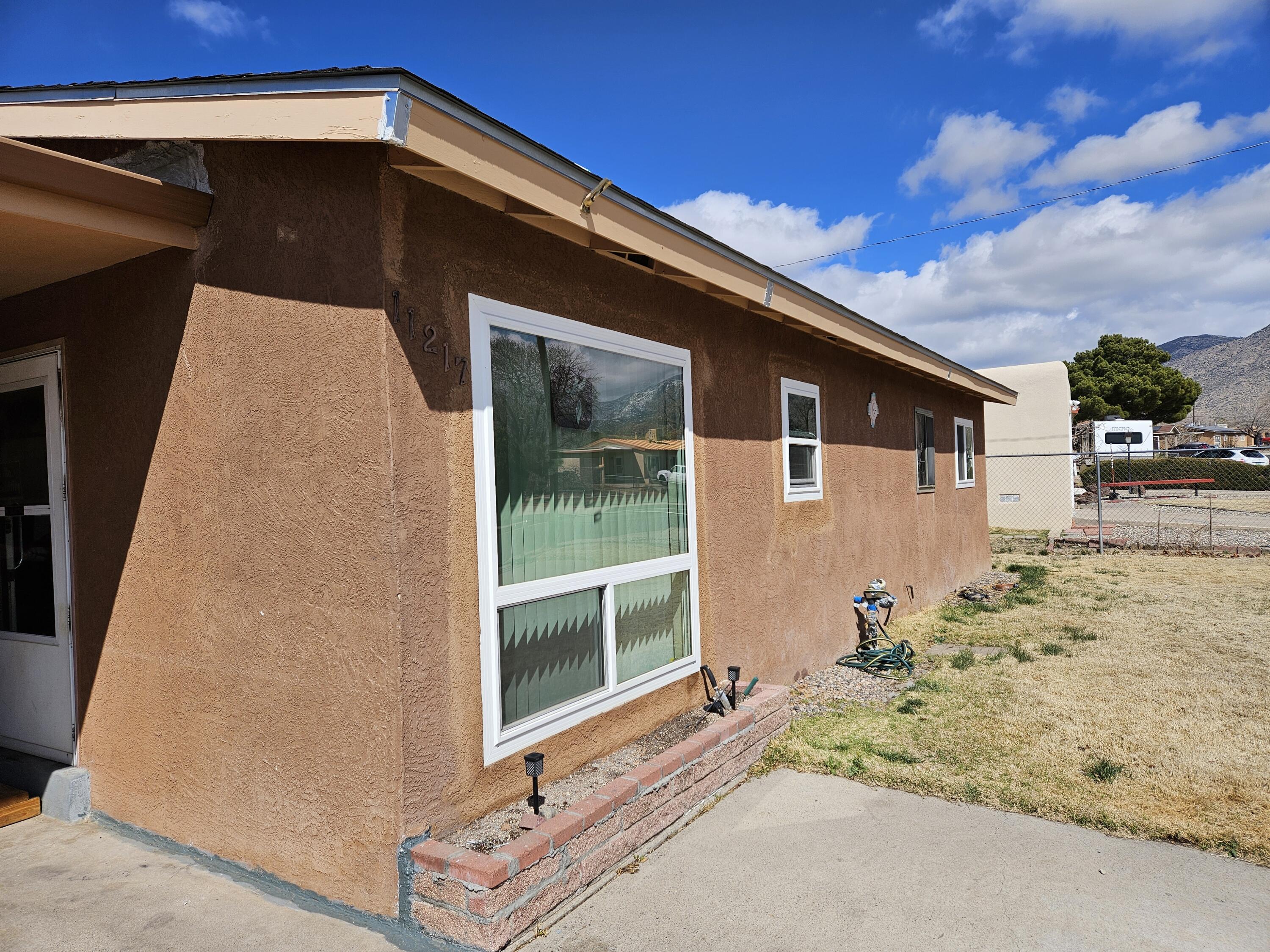 11217 Hannett Avenue NE