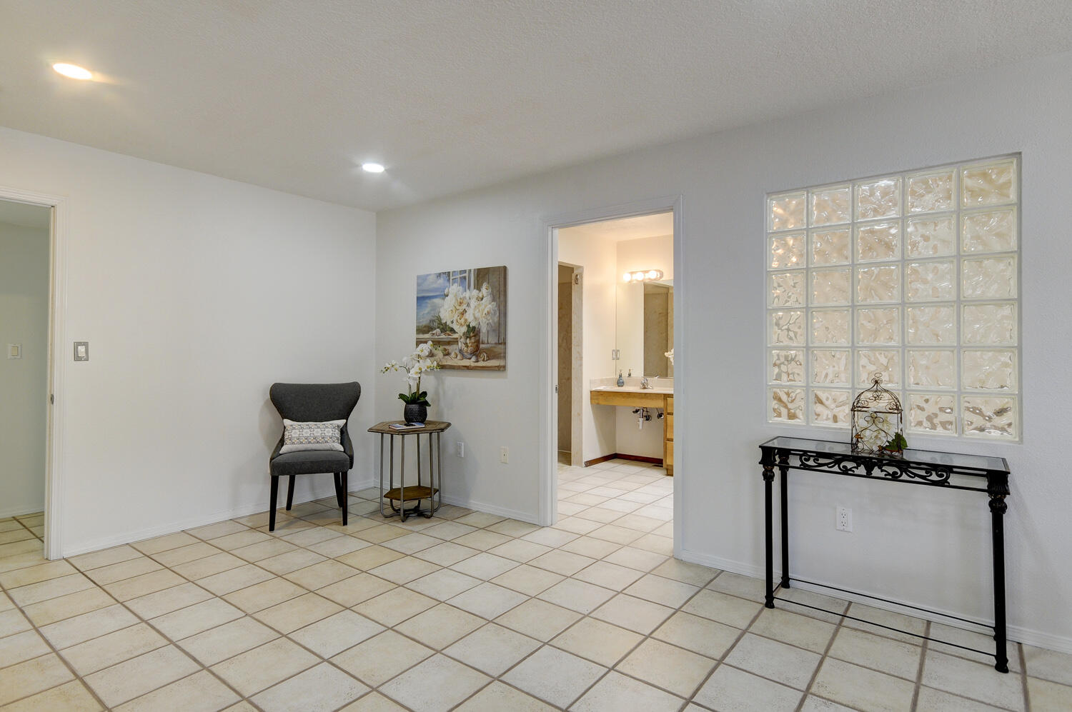 720 Mark Drive NE