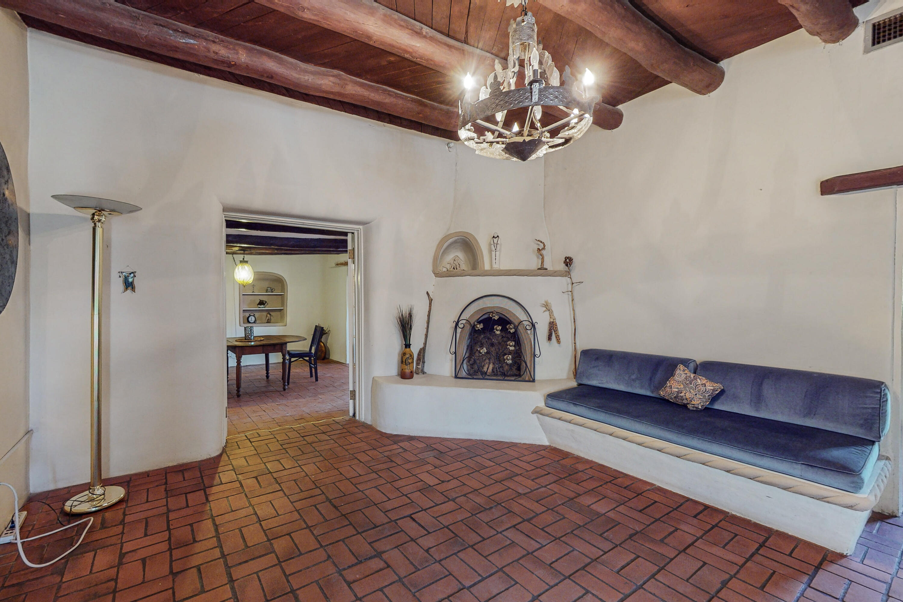 5949 Guadalupe Trail NW