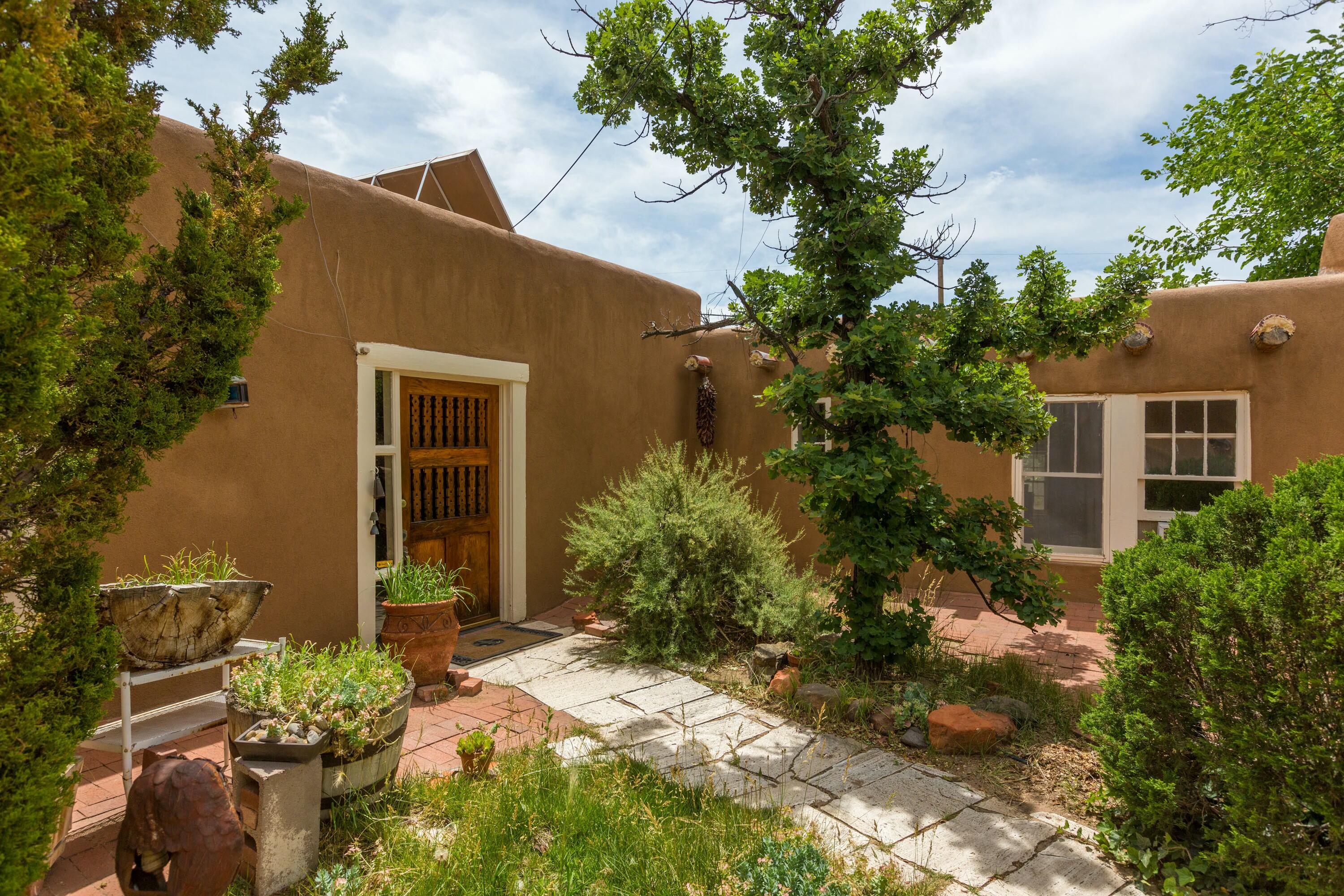 5949 Guadalupe Trail NW