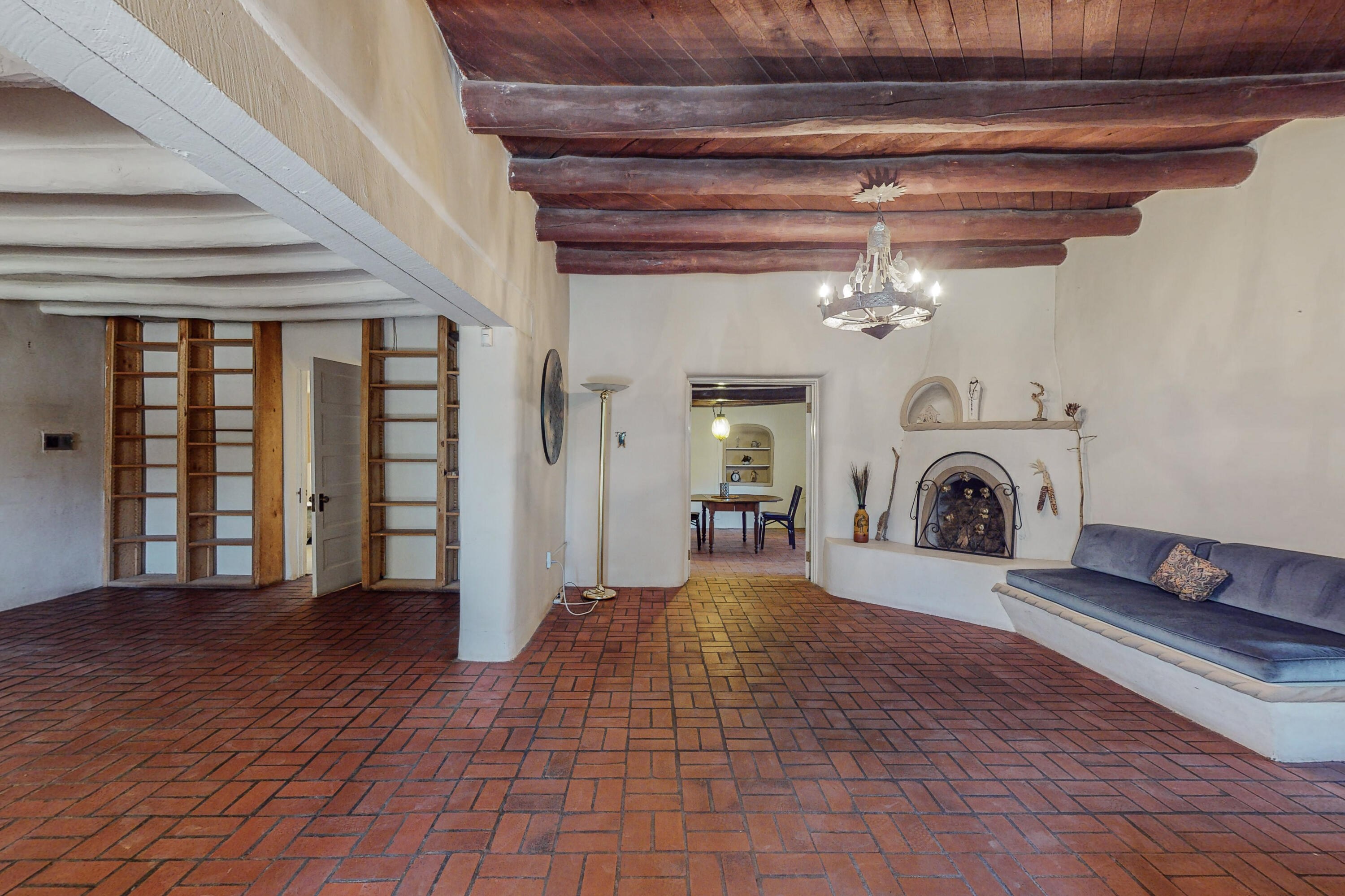 5949 Guadalupe Trail NW