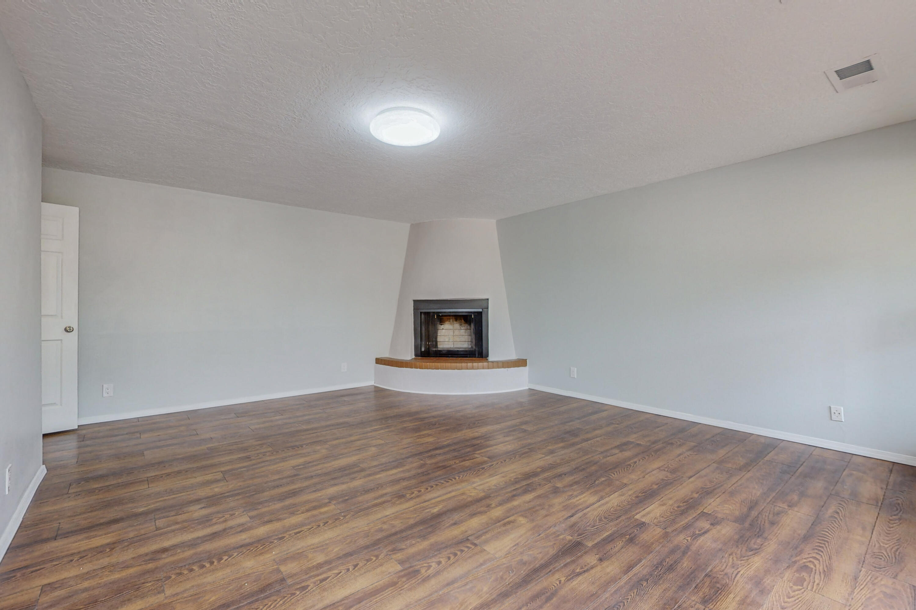 760 Tramway Lane NE 3