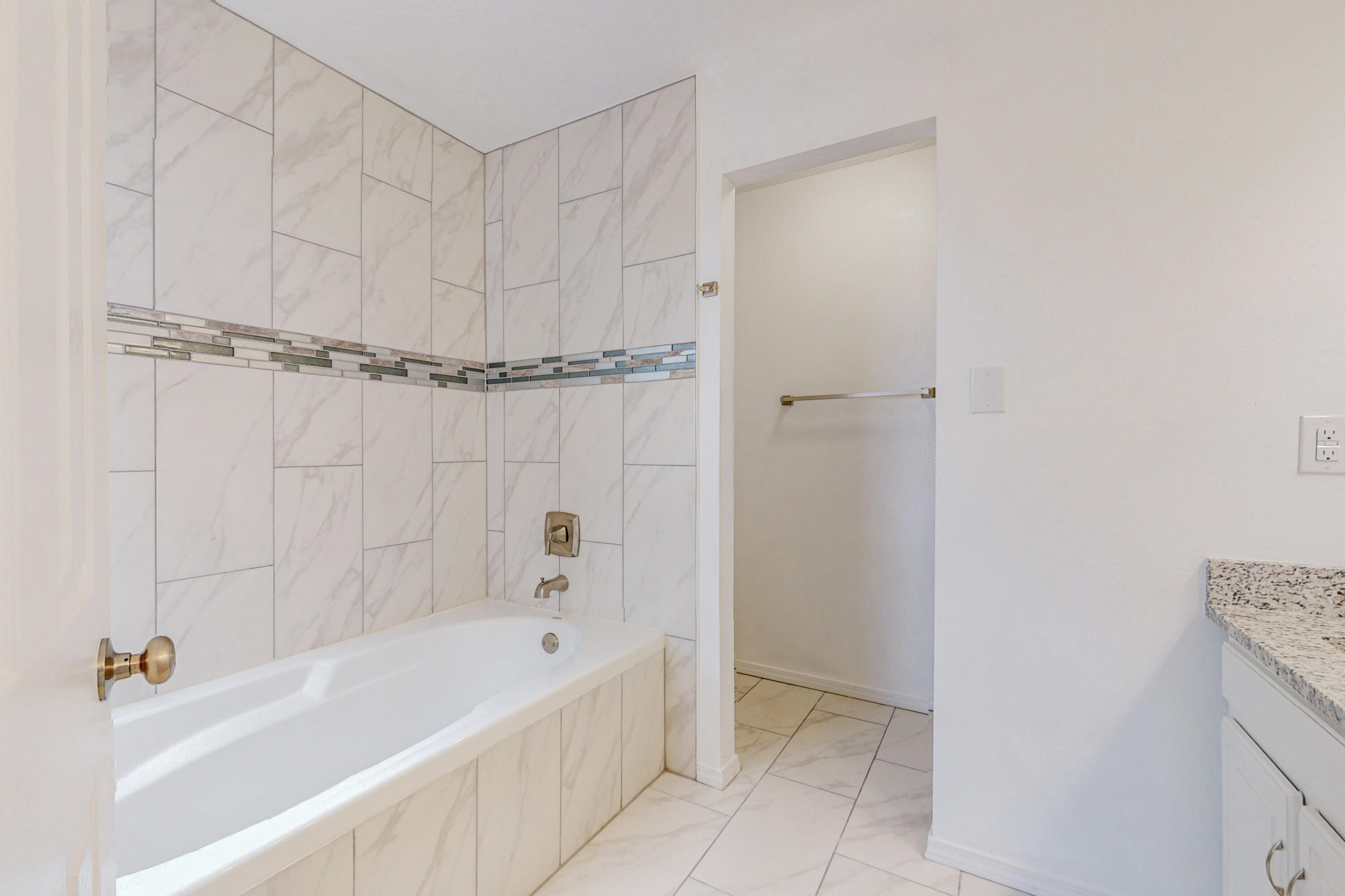 760 Tramway Lane NE 3