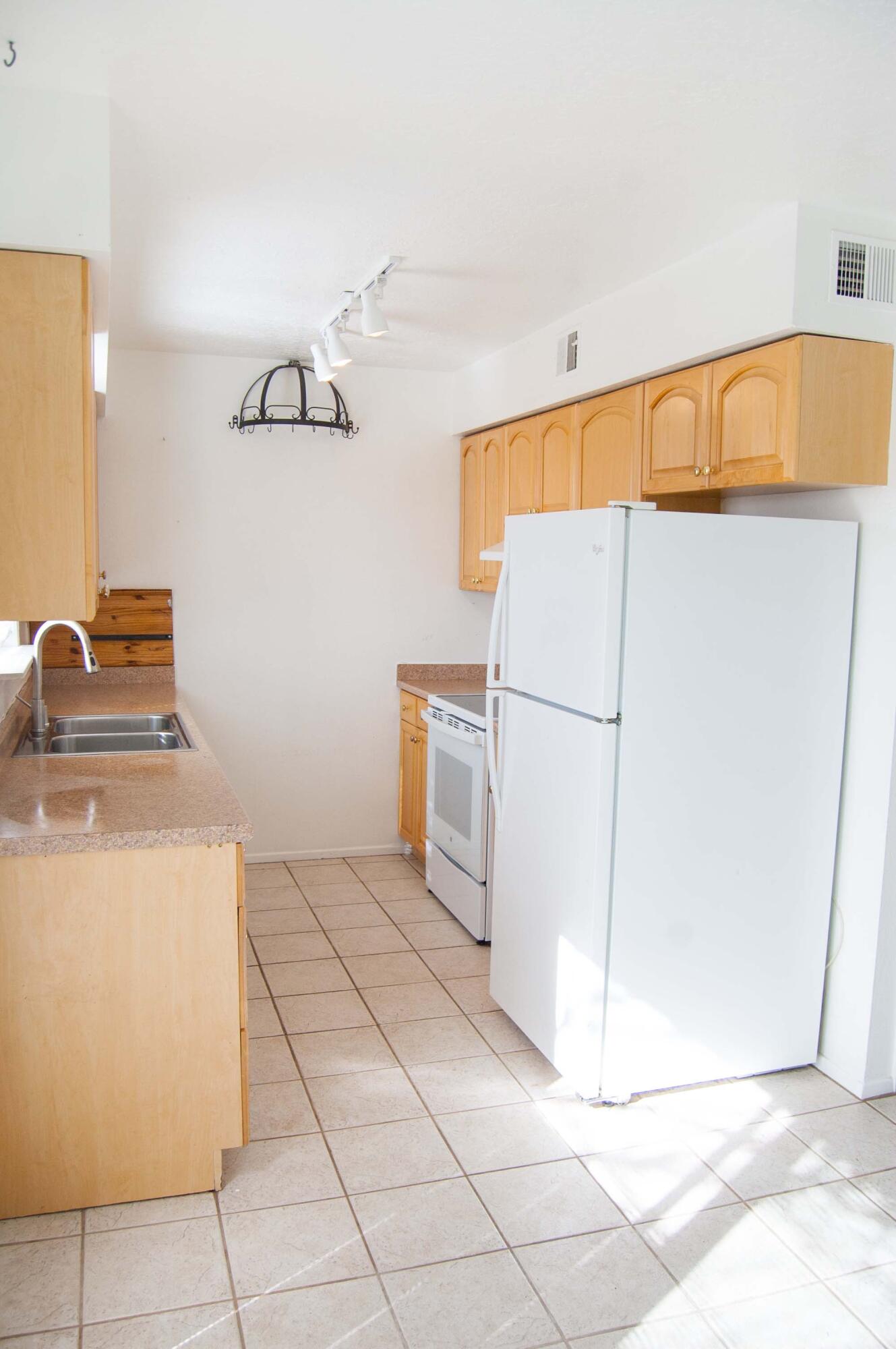 2414 Calle Zaguan