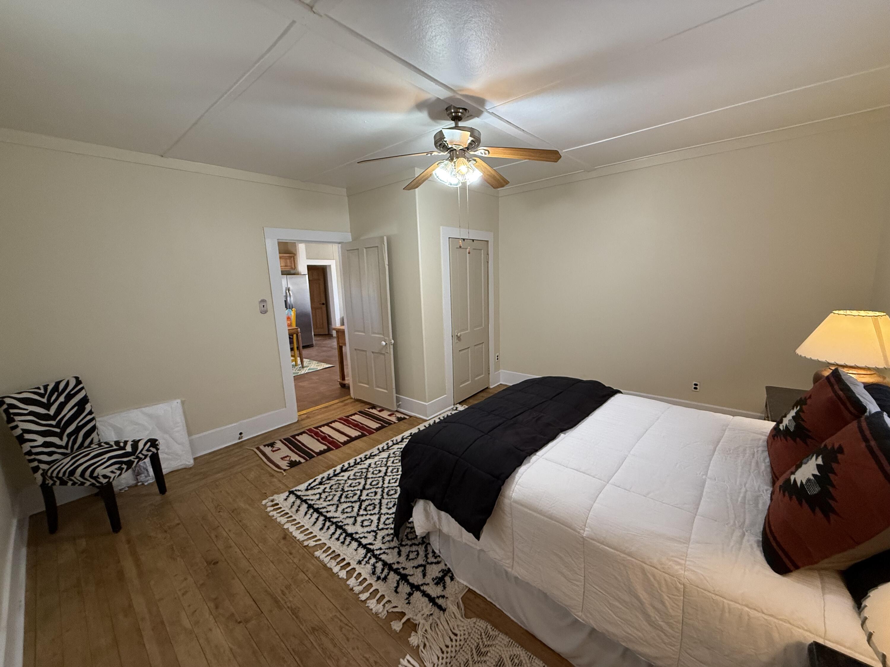 103 S Chestnut