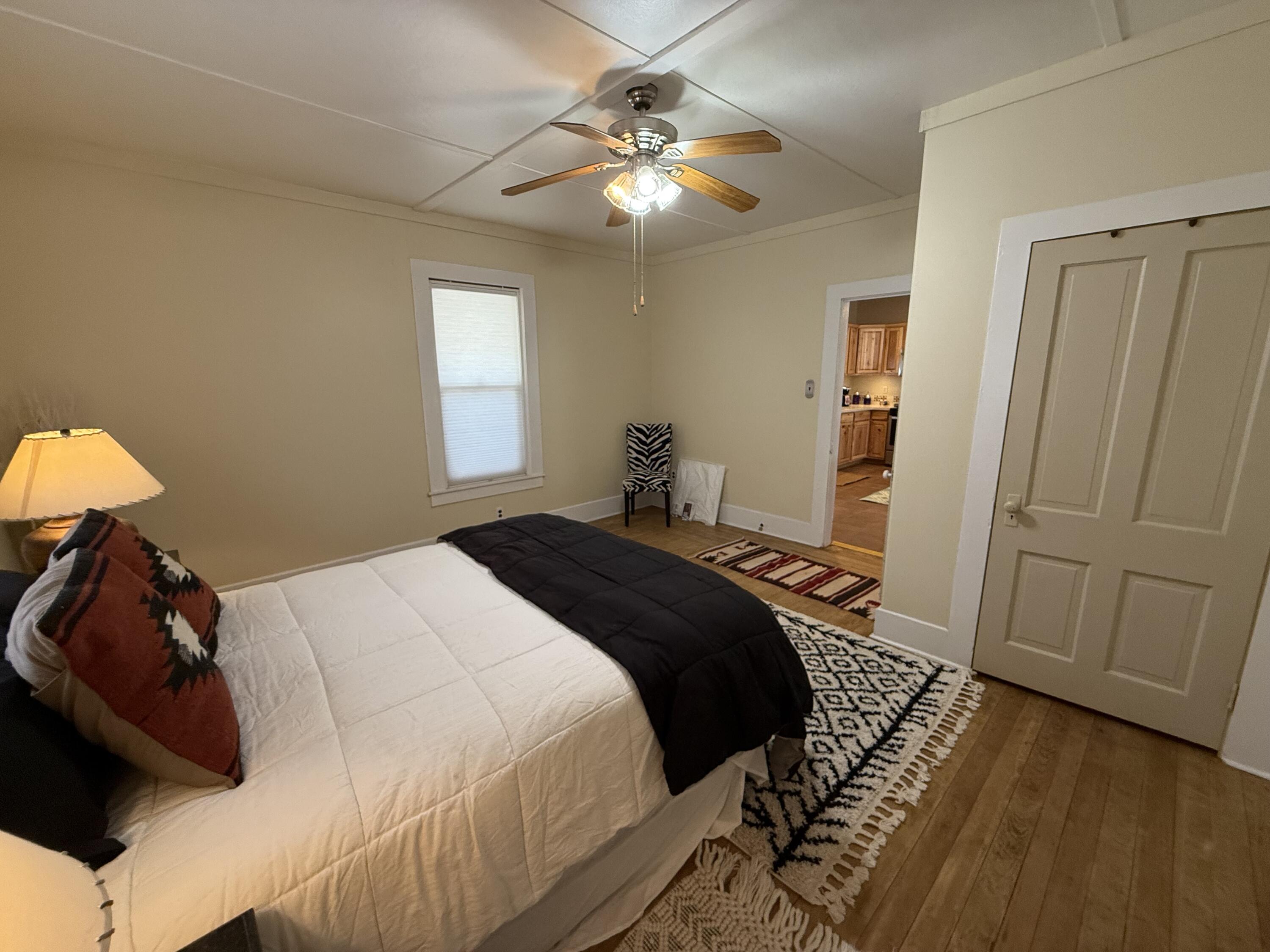 103 S Chestnut