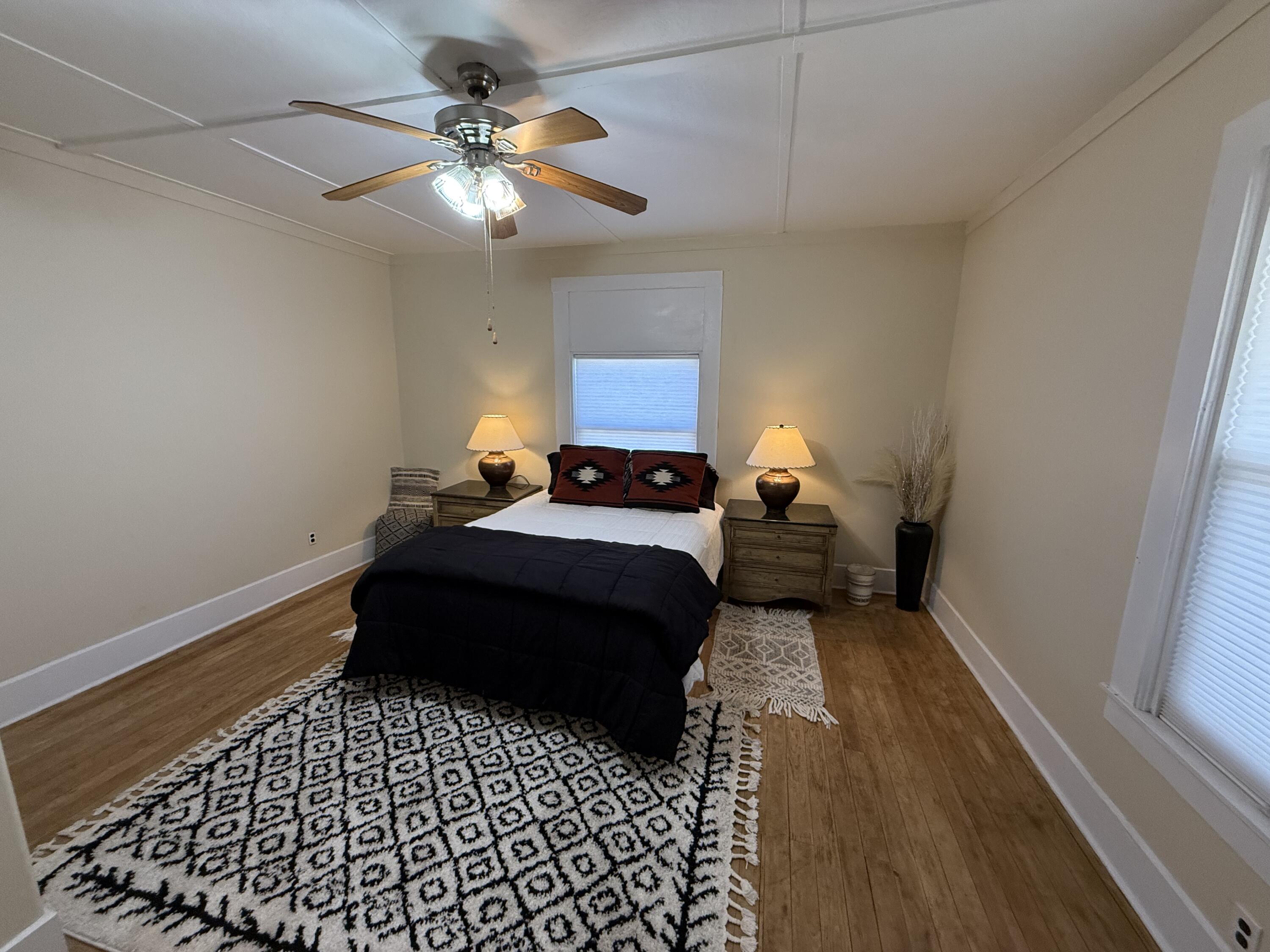 103 S Chestnut