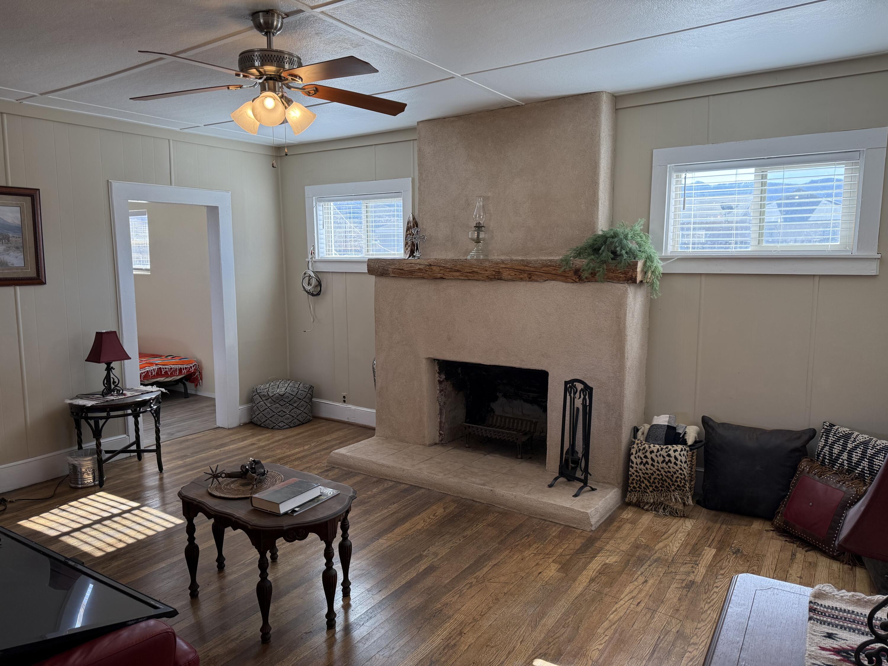 103 S Chestnut