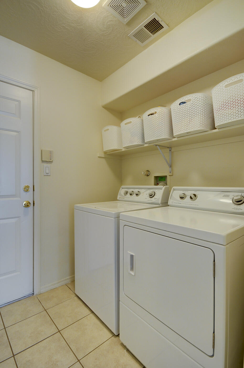 468 Wesley Court SW