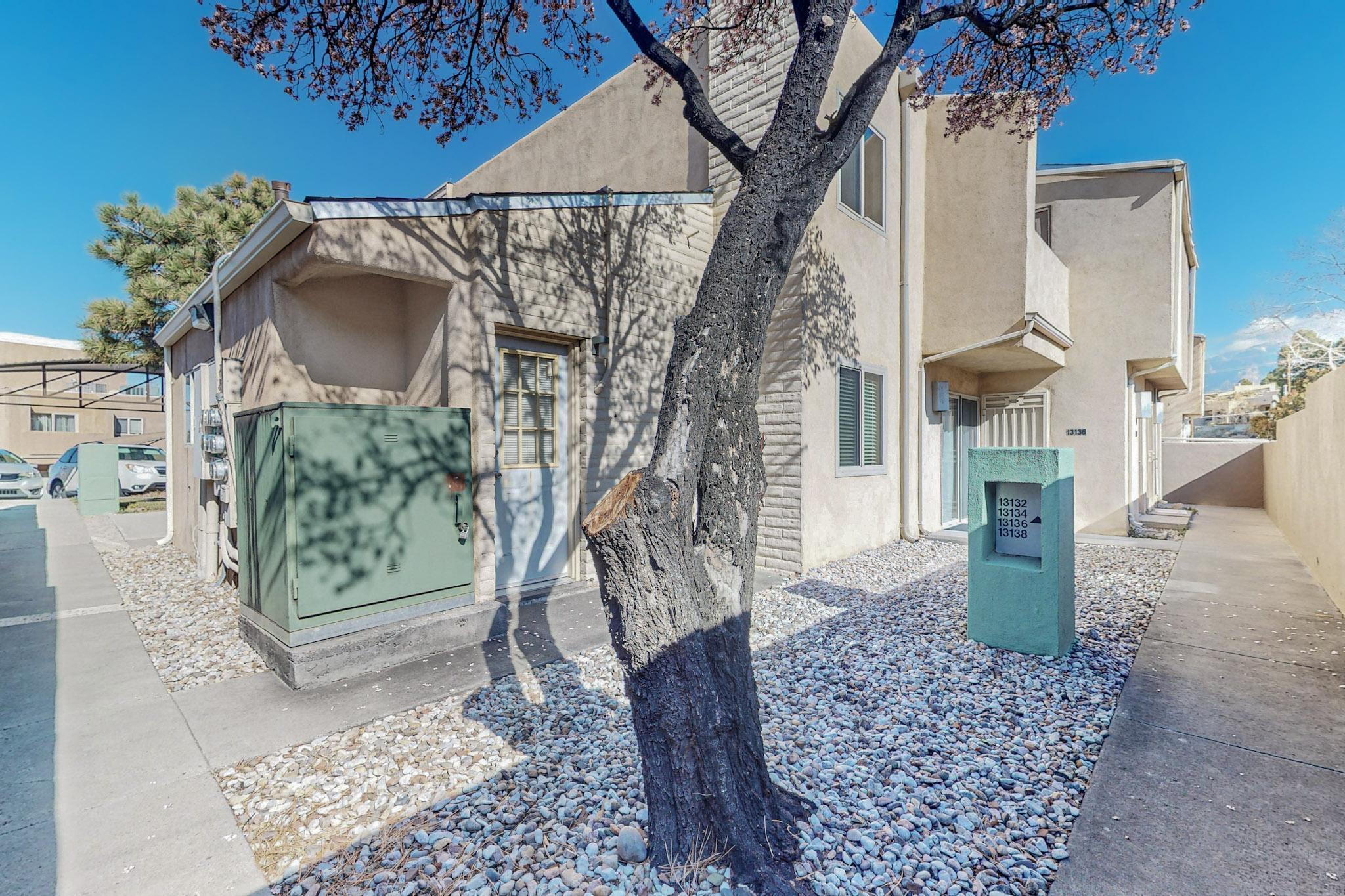 13138 Candelaria Road NE
