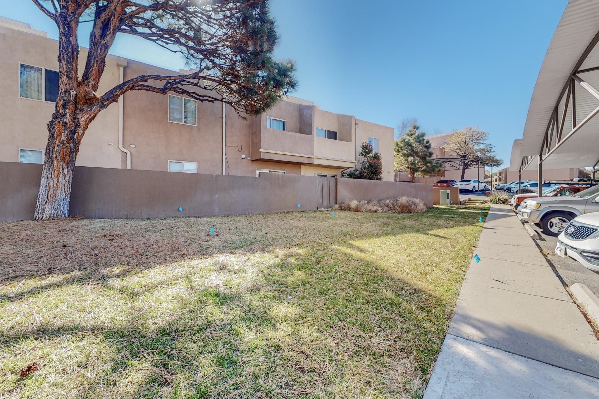 13138 Candelaria Road NE
