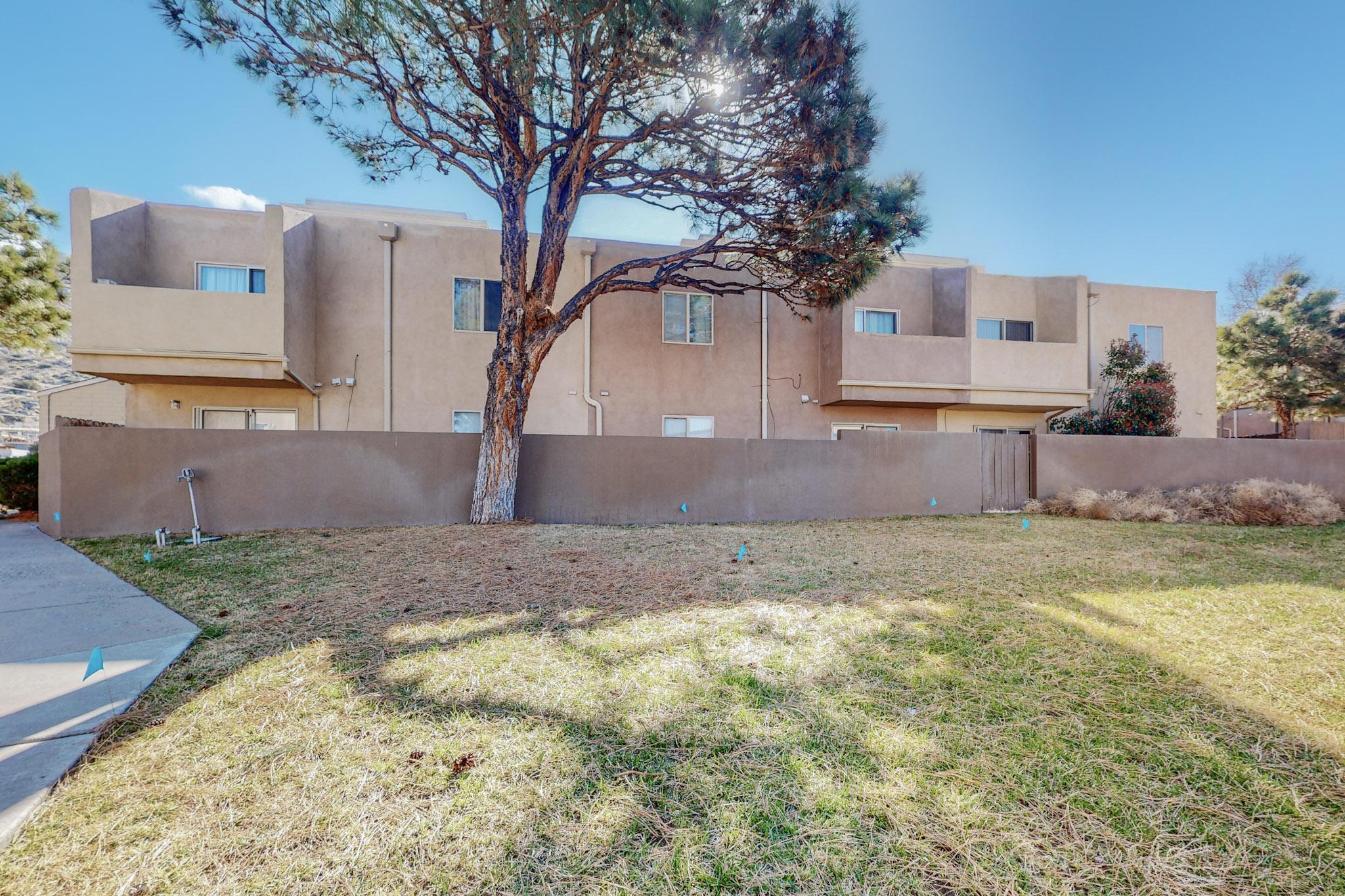 13138 Candelaria Road NE