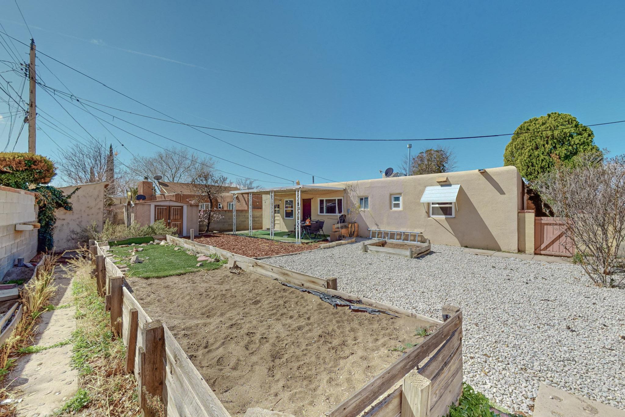 1900 Dakota Street NE