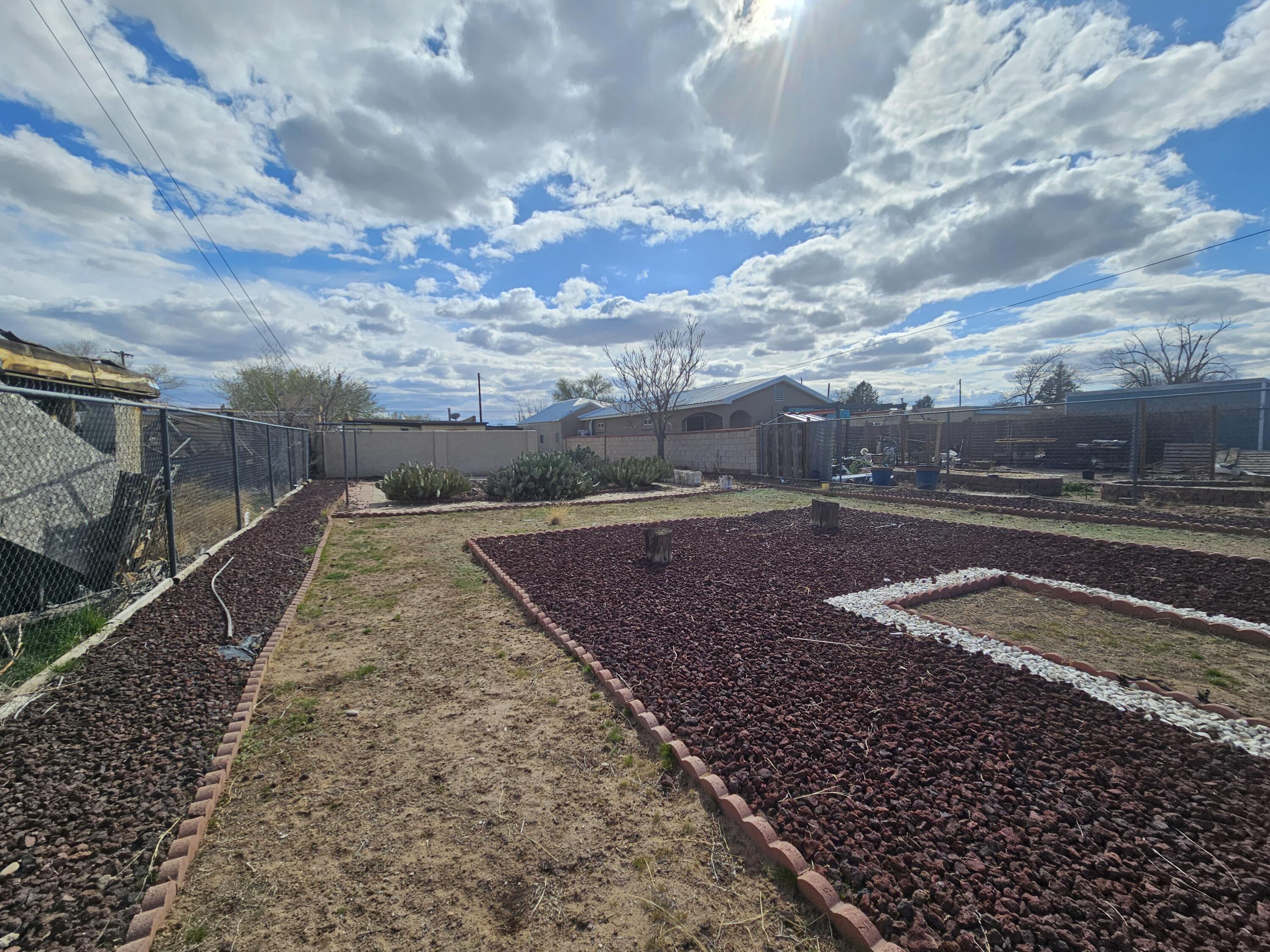 513 Veranda Road NW