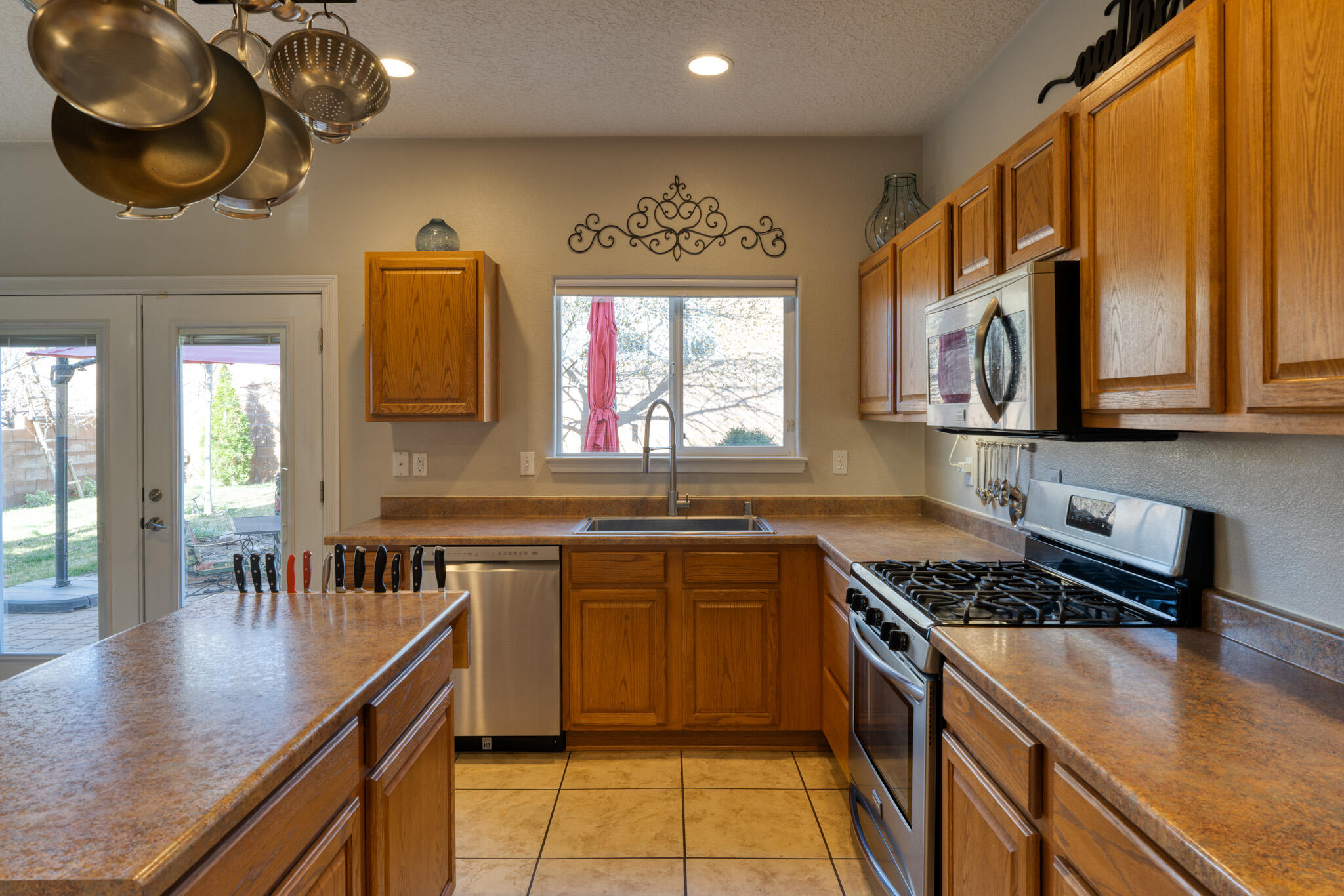 1221 Festival Road NW