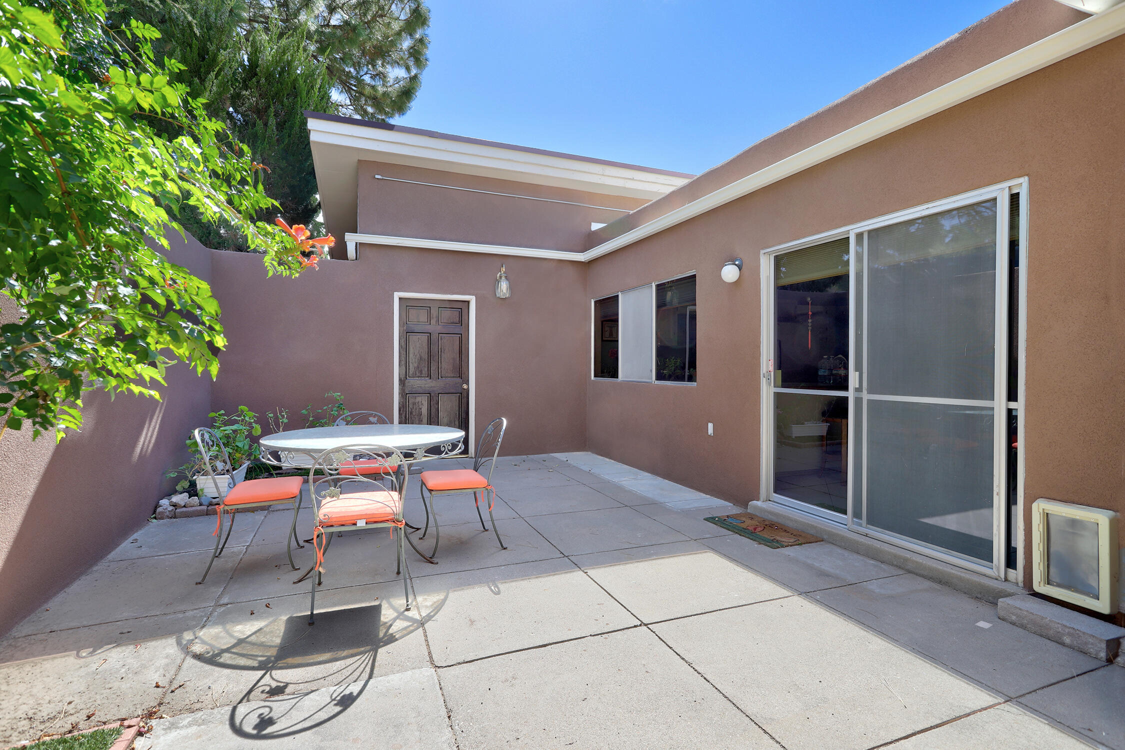 929 Santa Ana Avenue SE